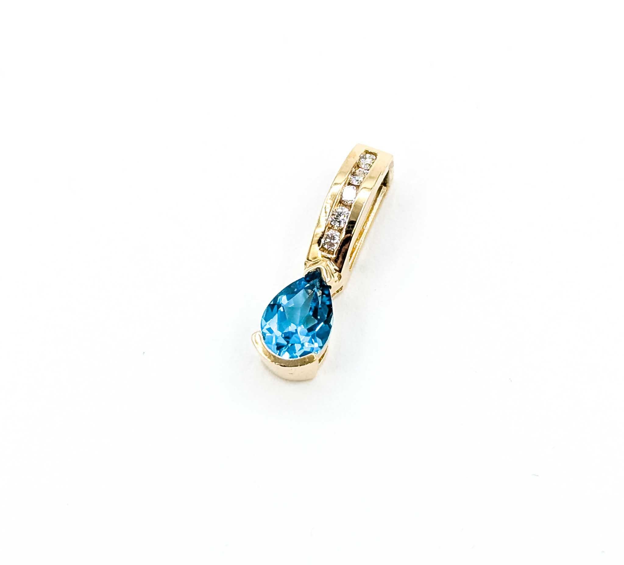 Contemporain Pendentif en or 14k avec topaze et diamant en vente