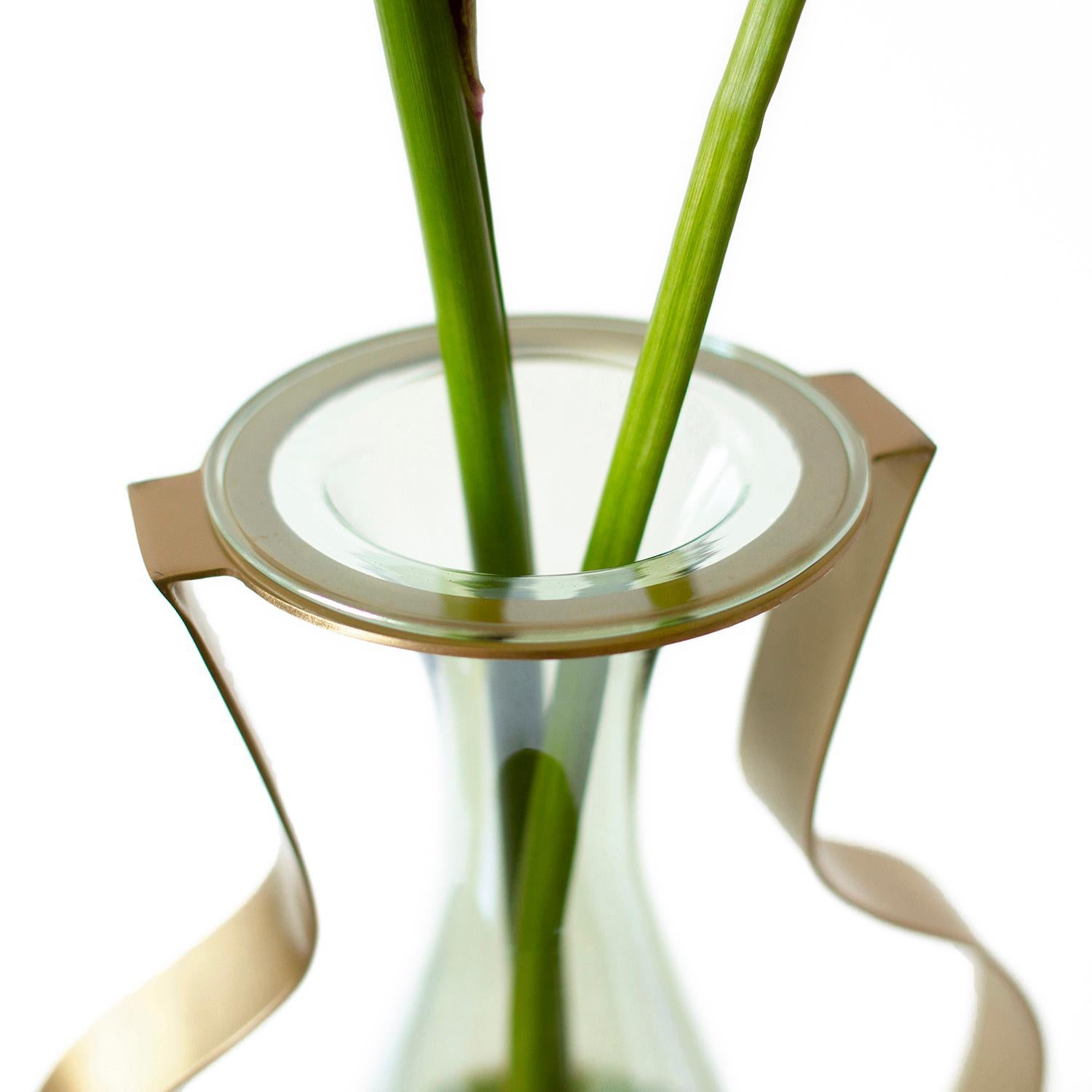 Droplet Wide Vase, Green Glass & Gold Finish In New Condition For Sale In Mugla, Bodrum