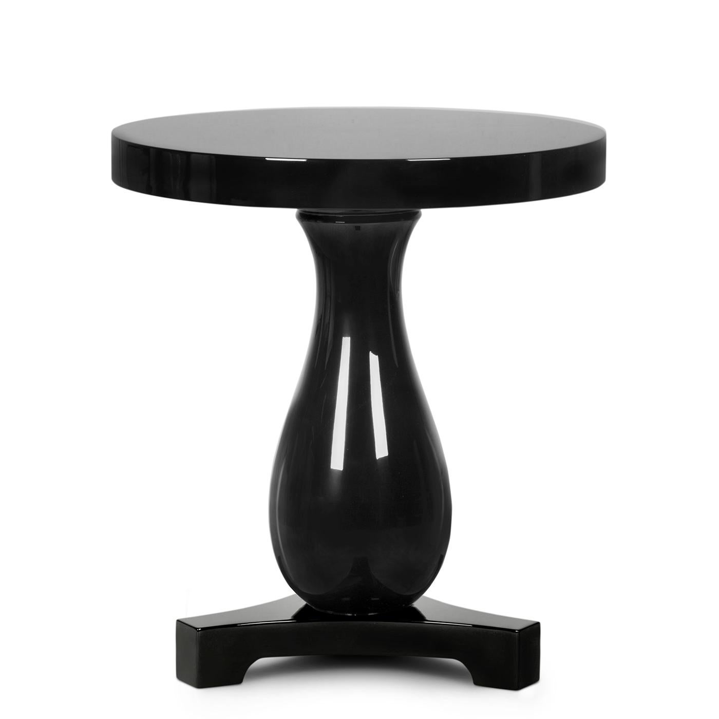Side table droppy black with structure in mahogany 
wood in black lacquered finish, in glossy finish.
Also available in white lacquered finish.