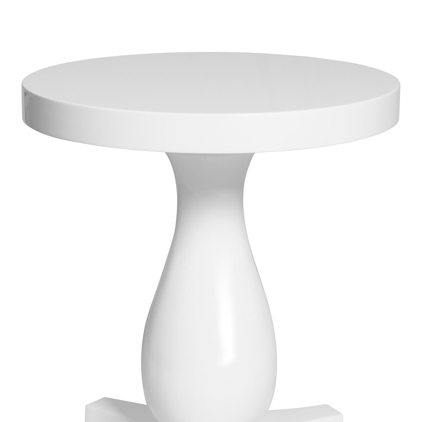 Side table droppy white with structure in mahogany 
wood in white lacquered finish, in glossy finish.
Also available in black lacquered finish.