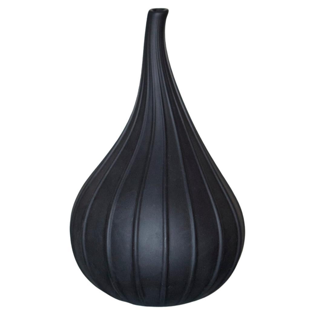 "Drops" Piccolo vaso in vetro di Murano nero opaco di Renzo Stellon per Salviati, 2010