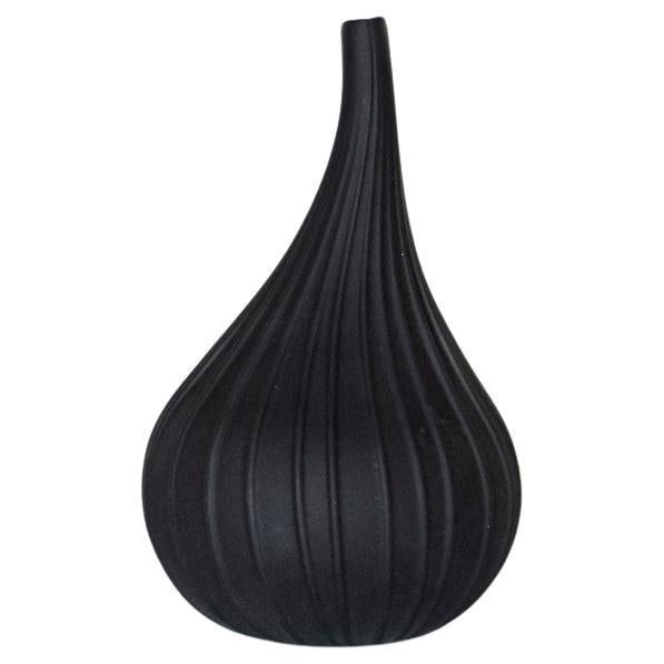 "Drops" Piccolo vaso in vetro di Murano nero opaco di Renzo Stellon per Salviati, 2010