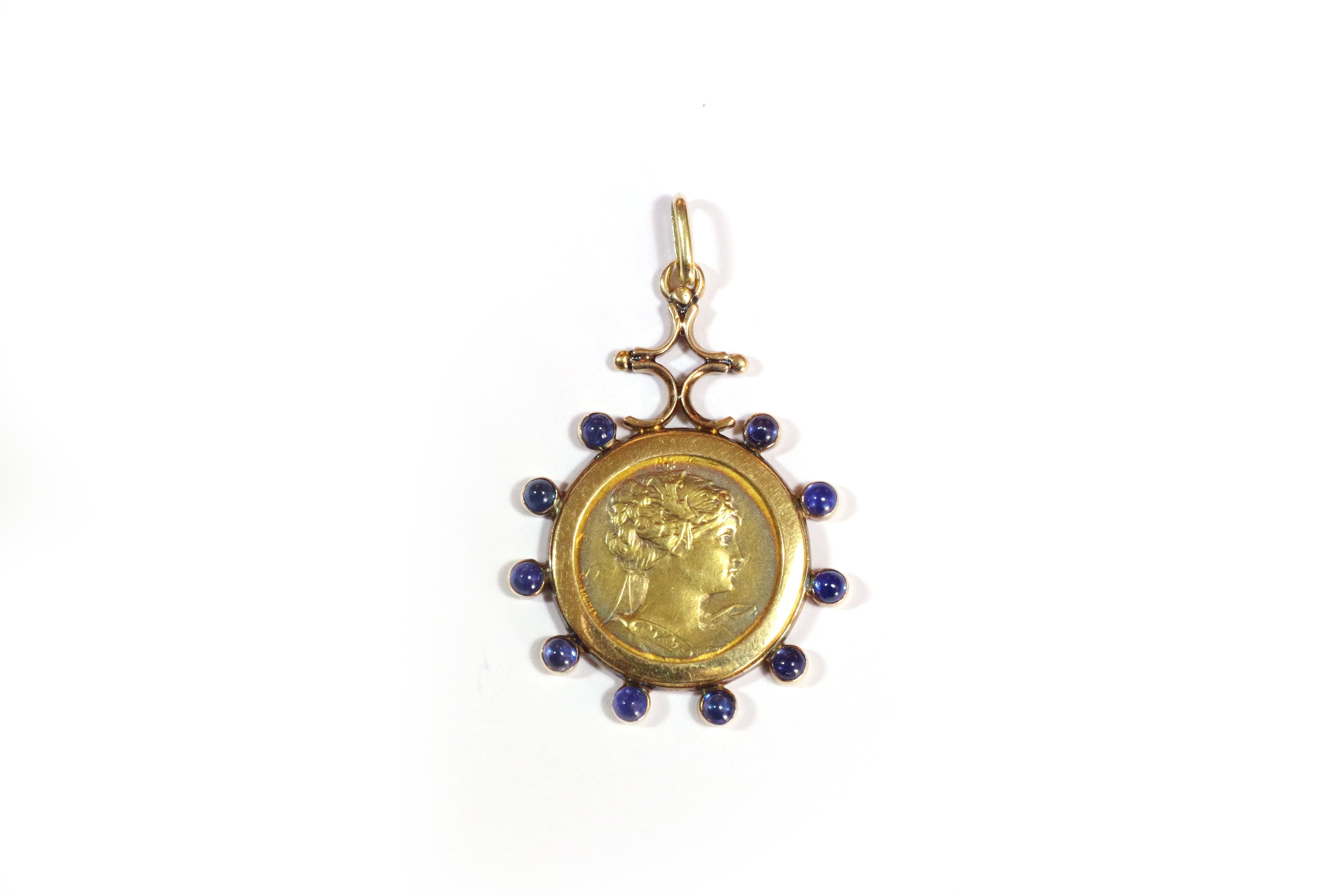 Cabochon Dropsy Art Nouveau Pendant in 18k Gold, Religious Pendant
