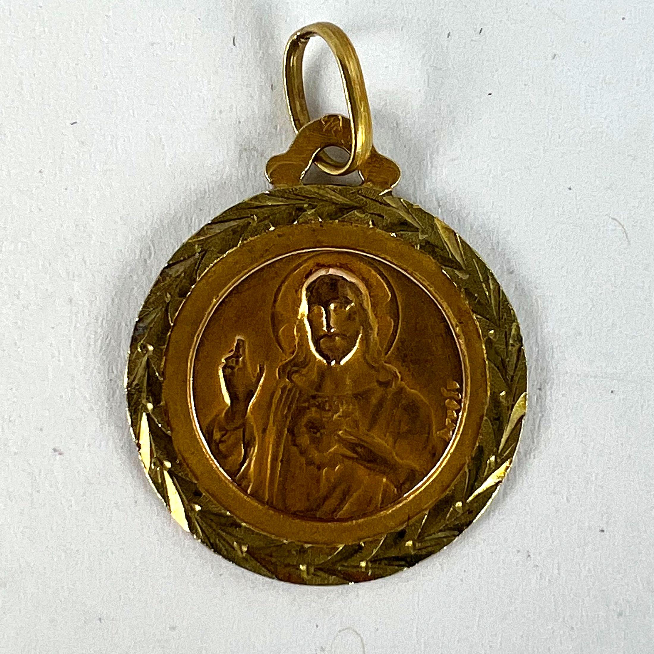 Dropsy Notre Dame de Mont Carmel Sacred Heart 18K Yellow Gold Medal Pendant For Sale 7