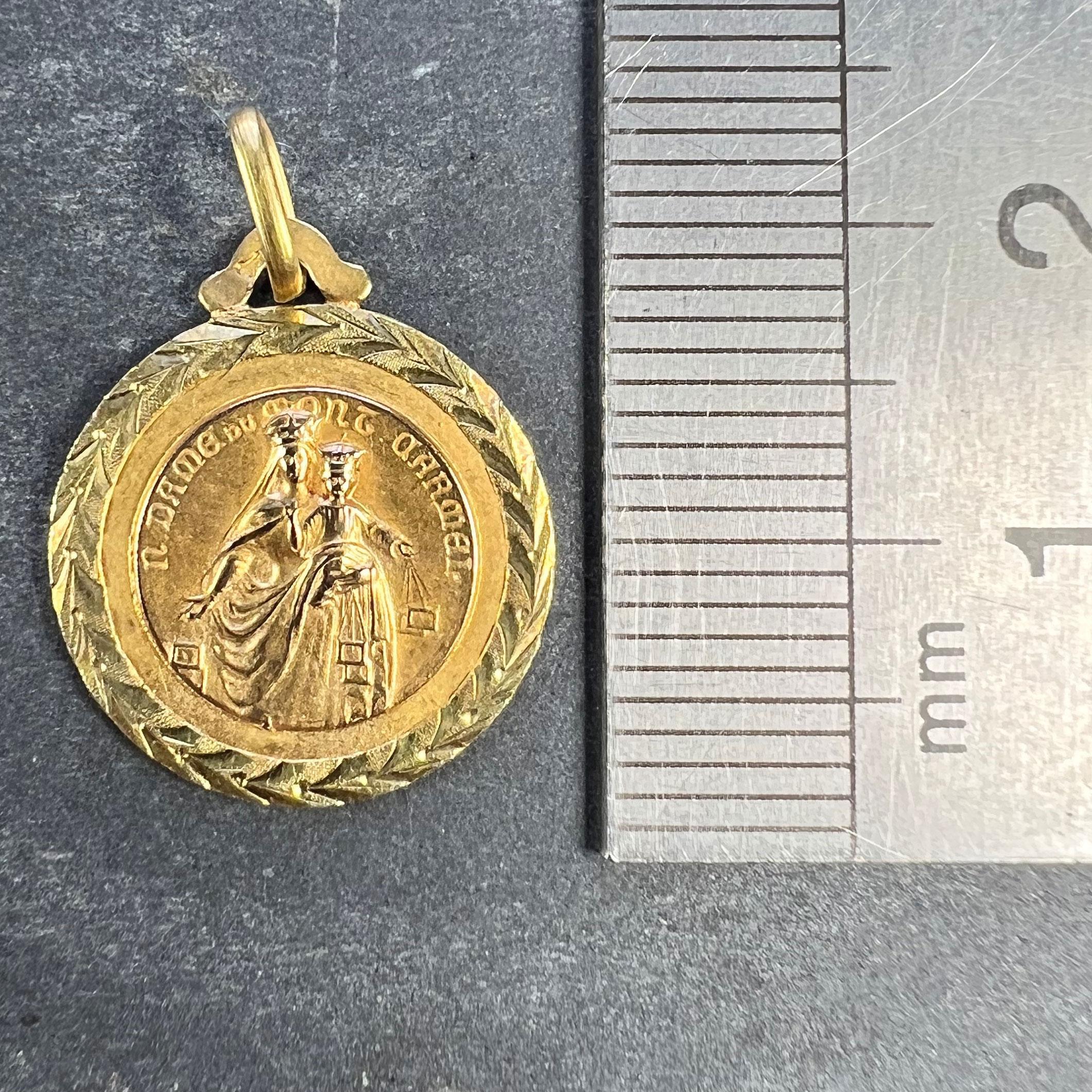 Dropsy Notre Dame de Mont Carmel Sacred Heart 18K Yellow Gold Medal Pendant For Sale 5