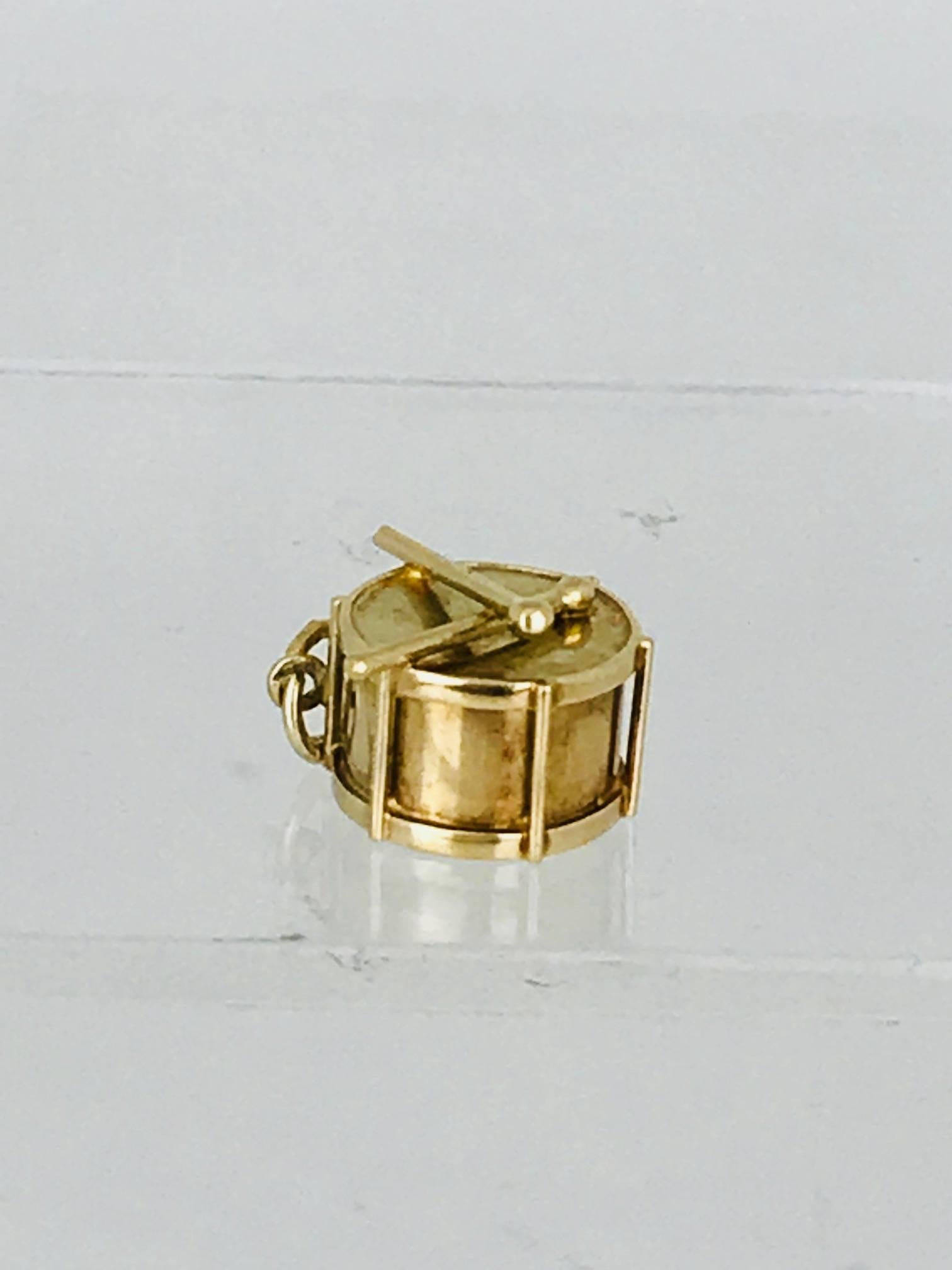 Drum Charm, 14 Karat Gold, Handmade circa 1950 In Excellent Condition For Sale In Aliso Viejo, CA