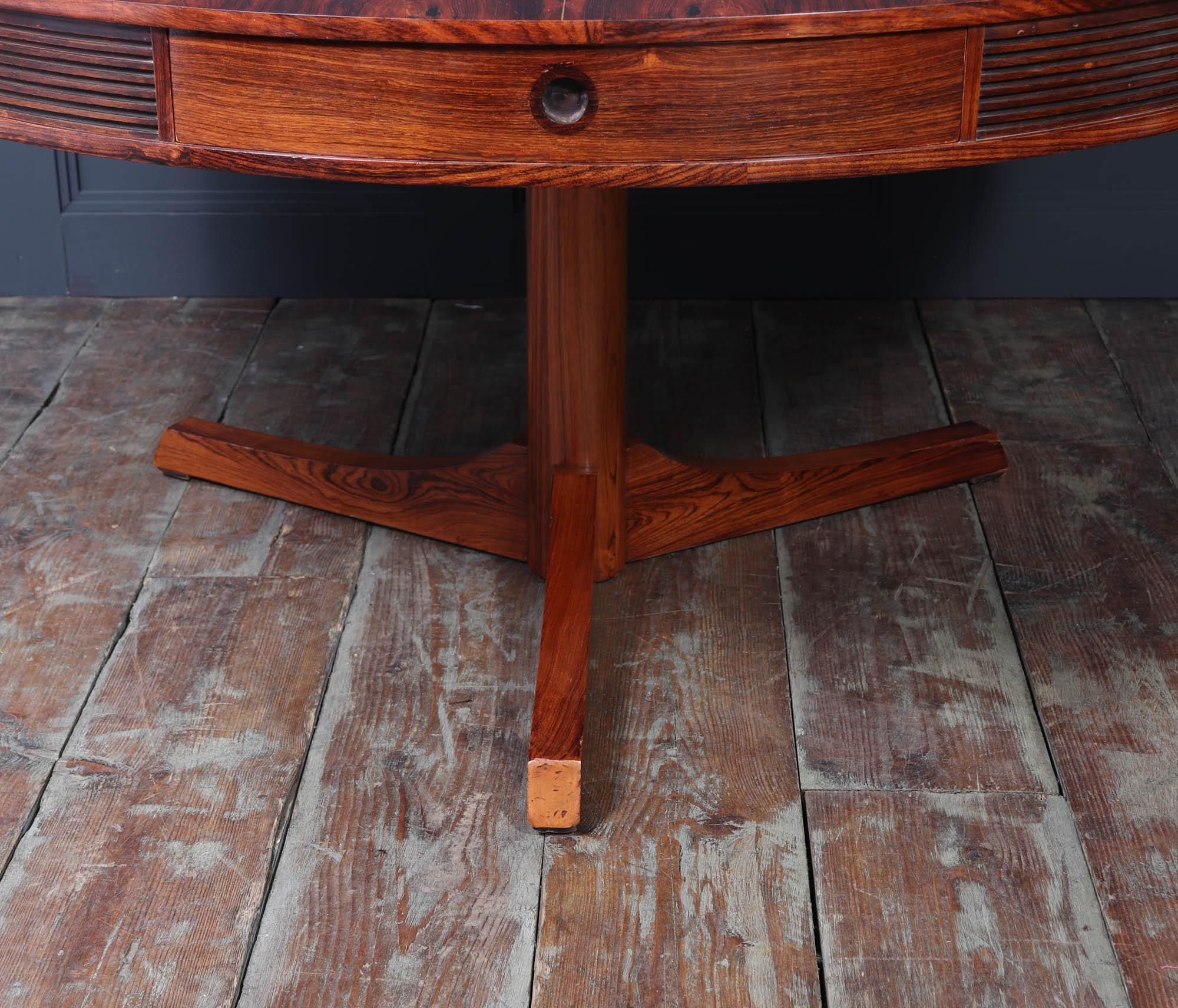 Bois de rose Table à tambour de Robert Heritage en vente