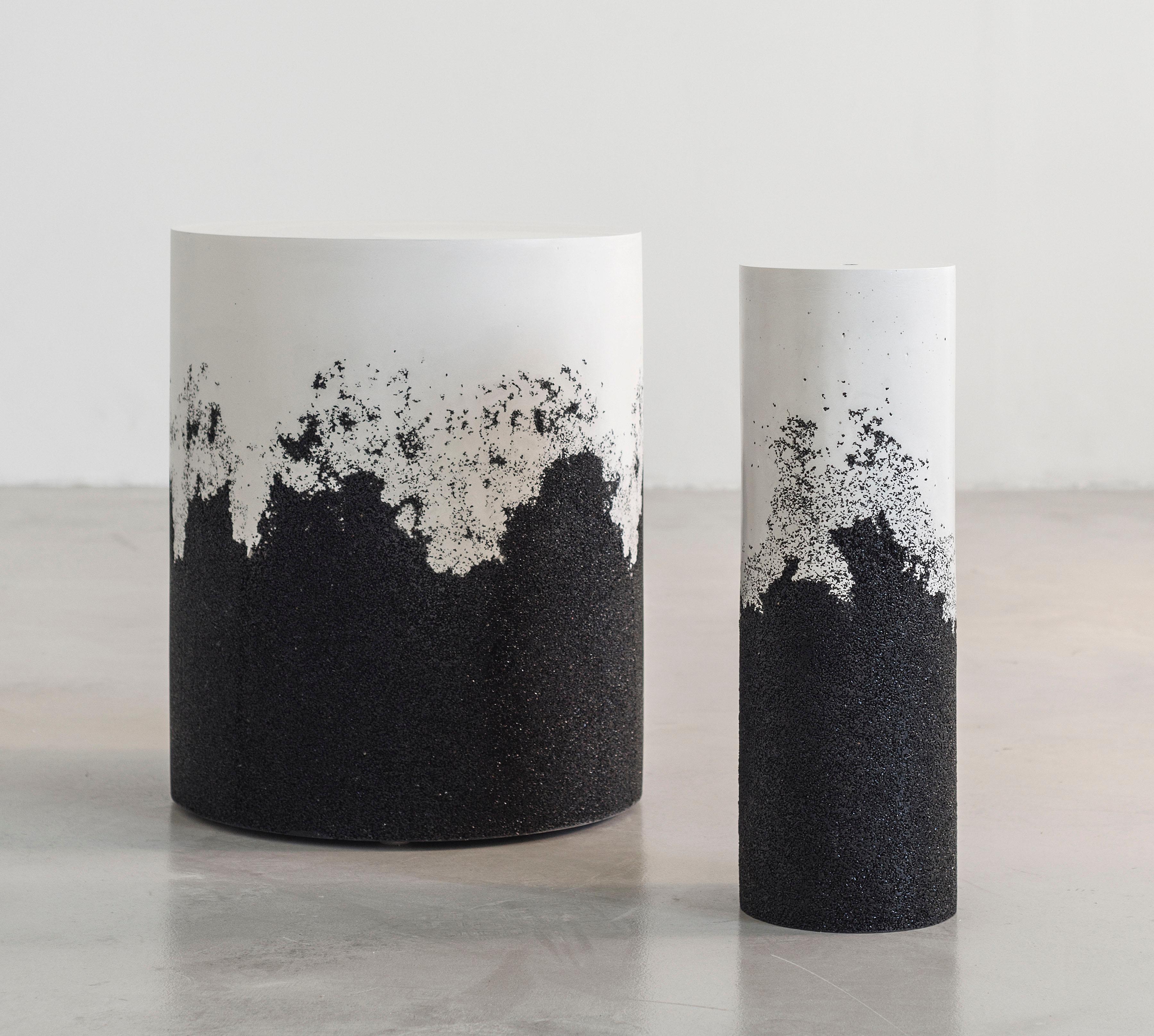 Trommeltrommel, weißer Zement und schwarze Silica von Fernando Mastrangelo (Gegossen) im Angebot