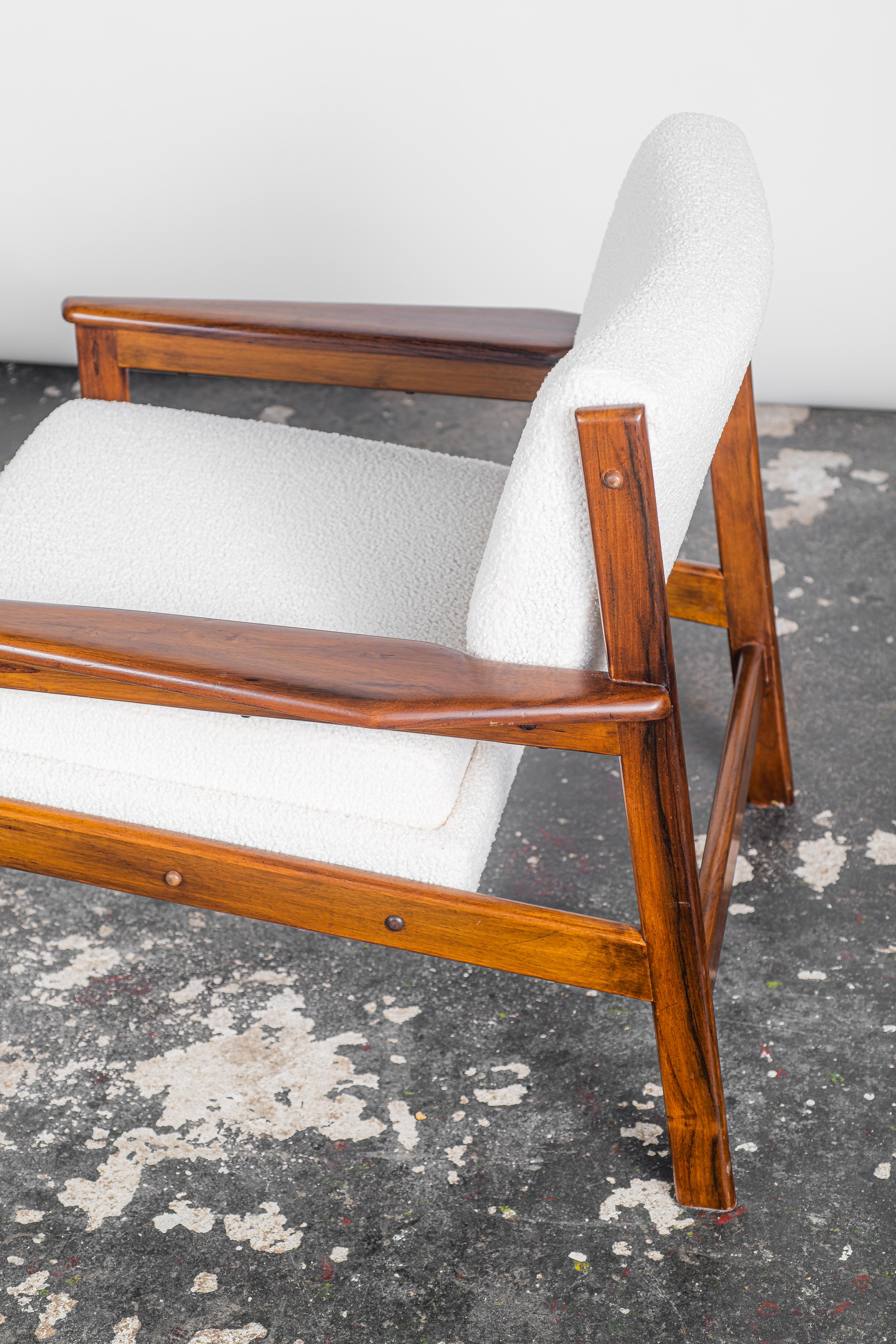 Mid-20th Century Drummond Armchairs  by Sergio Rodrigues OCA, Mid-Century Modern, White Bouclé For Sale
