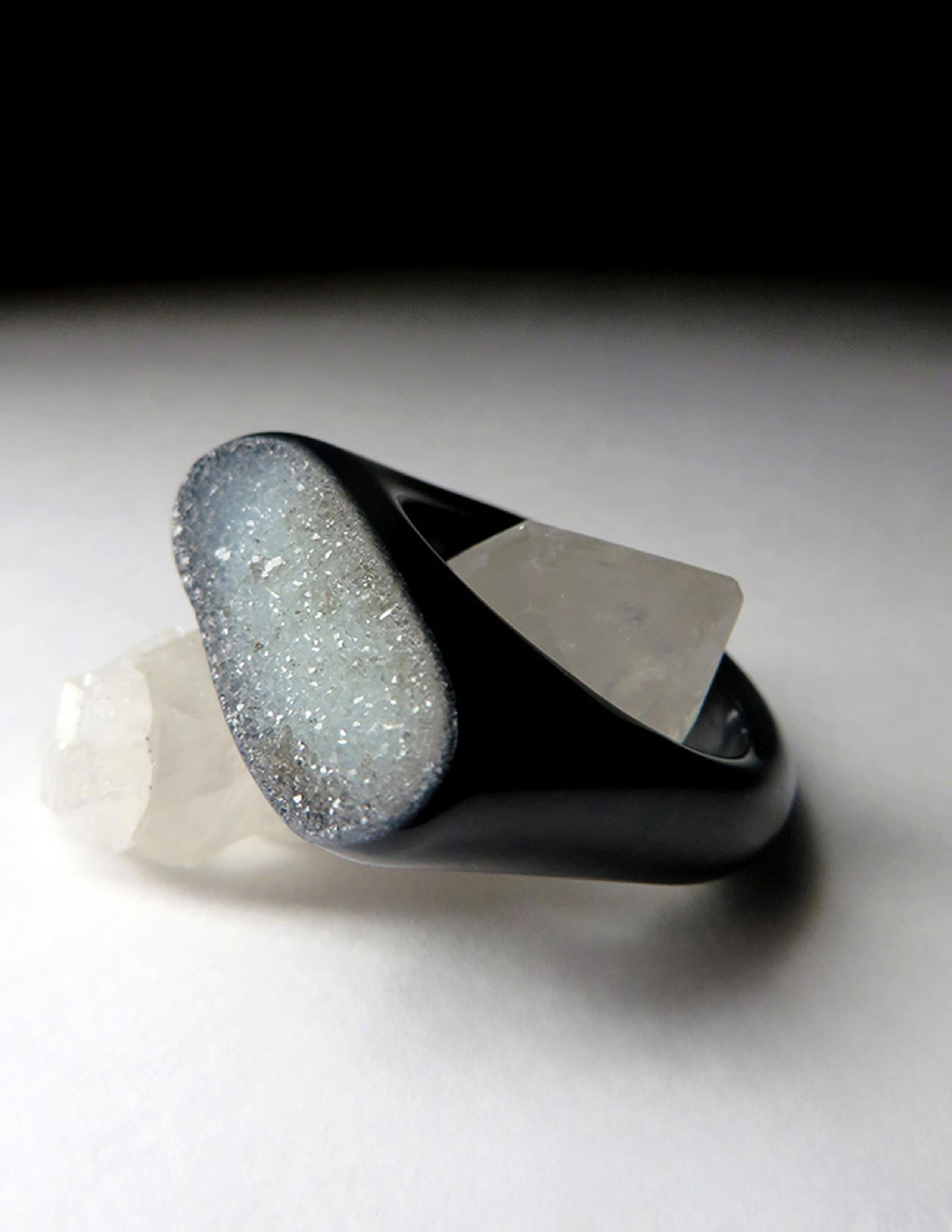 Druzy Agate Quartz Crystals Ring Minimalism Solid Stone Midnight Black Mens Ring en vente 1