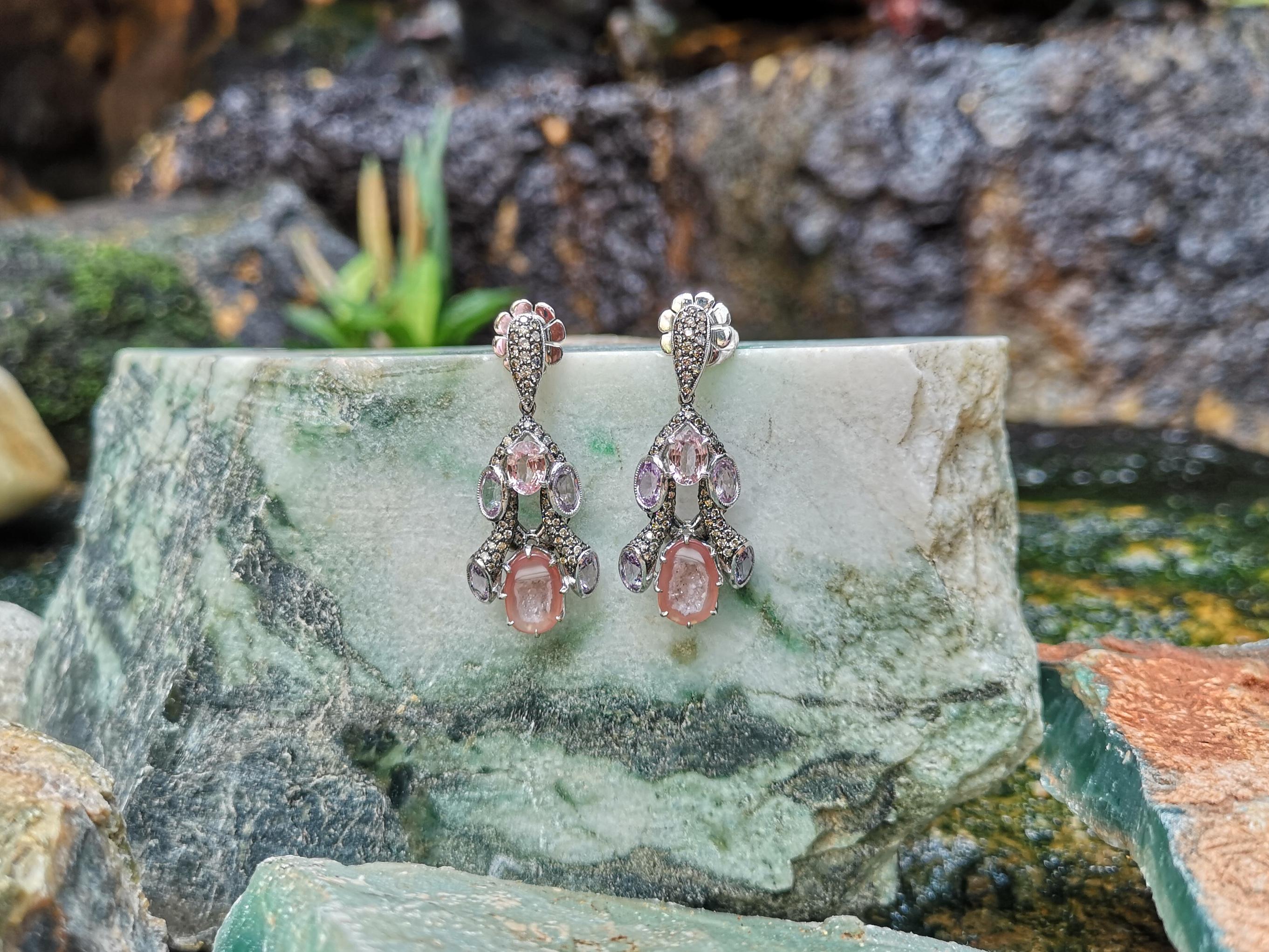 Druzy, Pink and Purple Sapphire and Brown Diamond Earrings in 18k White Gold In New Condition For Sale In Bangkok, 10