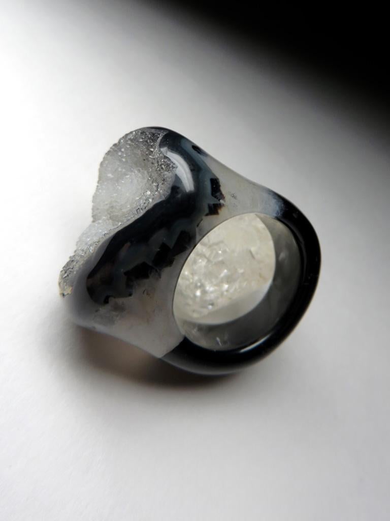Druzy Quartz Ring Solid Stone Bicolor Black White Raw Crystals In New Condition For Sale In Berlin, DE