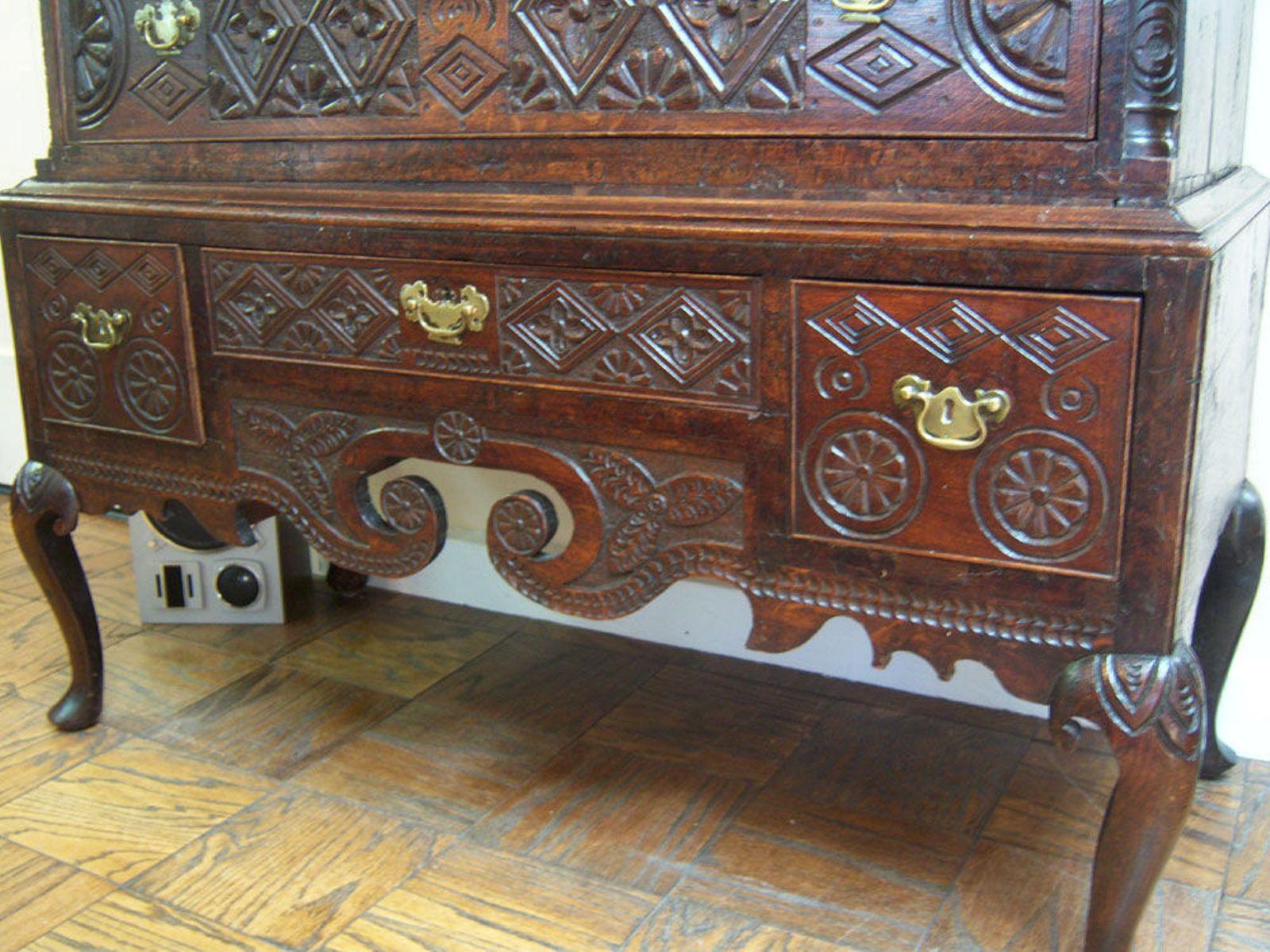 18th Century and Earlier 18th Century George III Carved Oak Highboy Cabinet For Sale