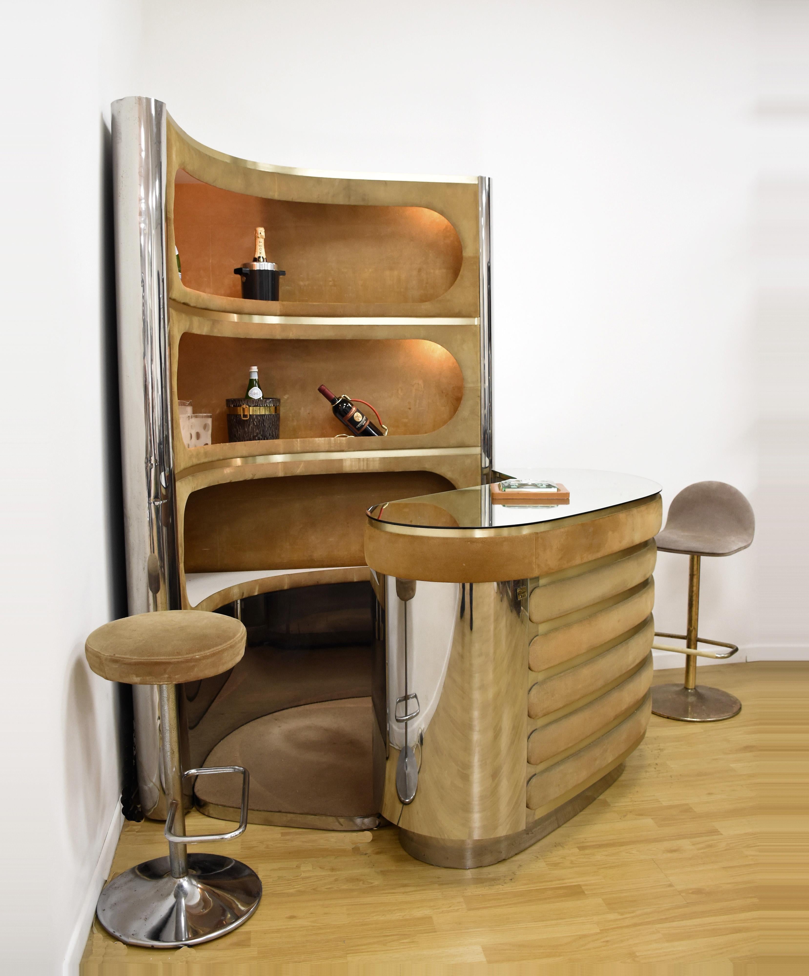 Dry Bar and Illuminated Storage of Willy Rizzo with Three Stool, Italy, 1970s In Excellent Condition In Roma, IT