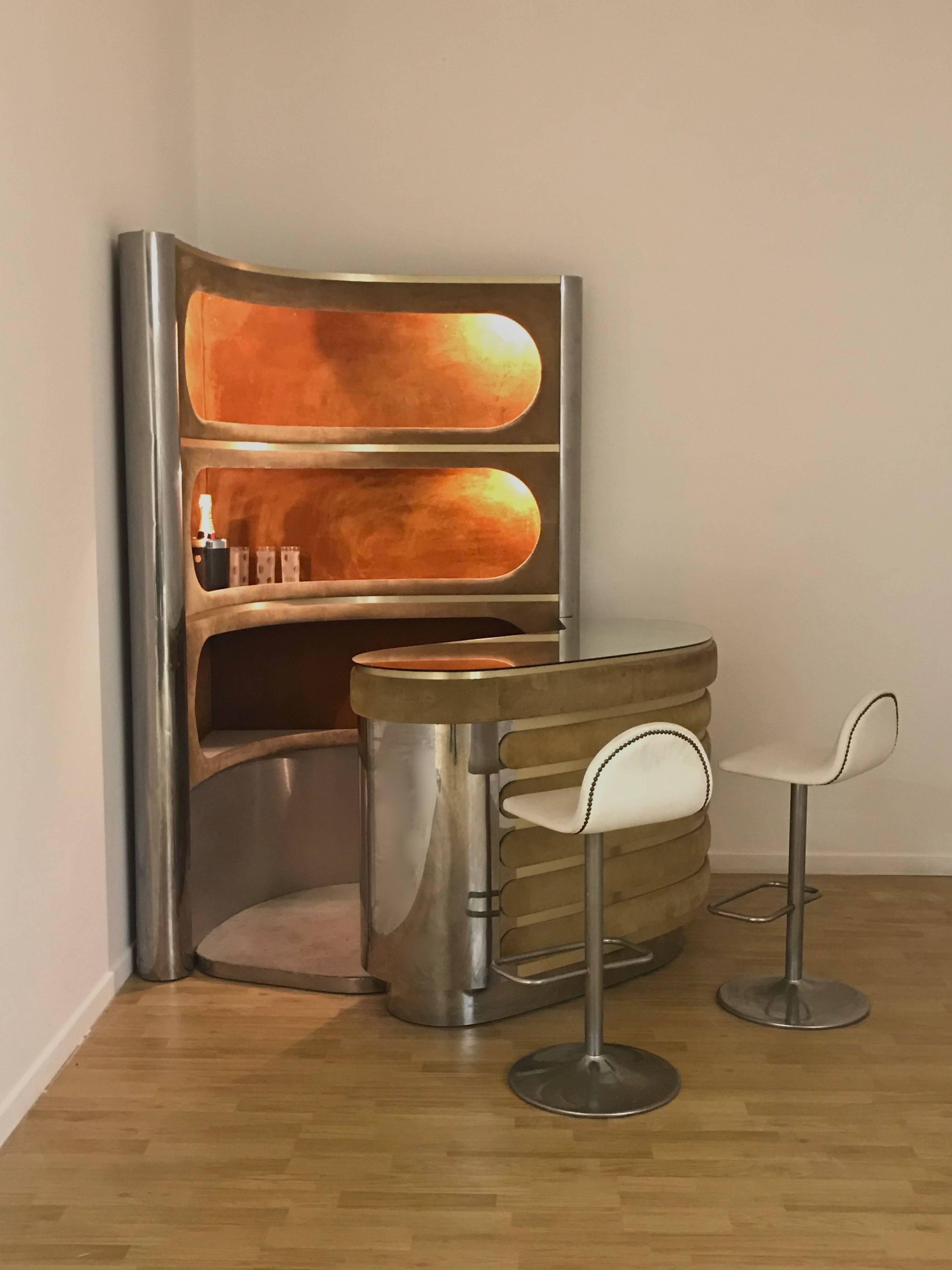 Dry Bar and Illuminated Storage of Willy Rizzo with Two Stool, Italy, 1970s In Excellent Condition In Roma, IT