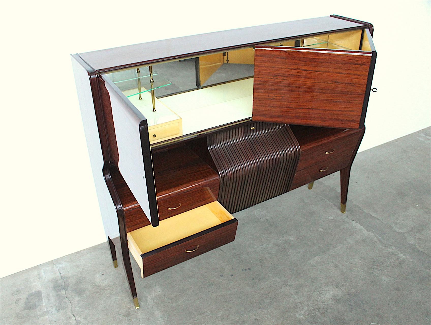 Dry Bar Cabinet Dining Room Service Cupboard or Buffet by Osvaldo Borsani, 1948 In Excellent Condition For Sale In Amsterdam, NL