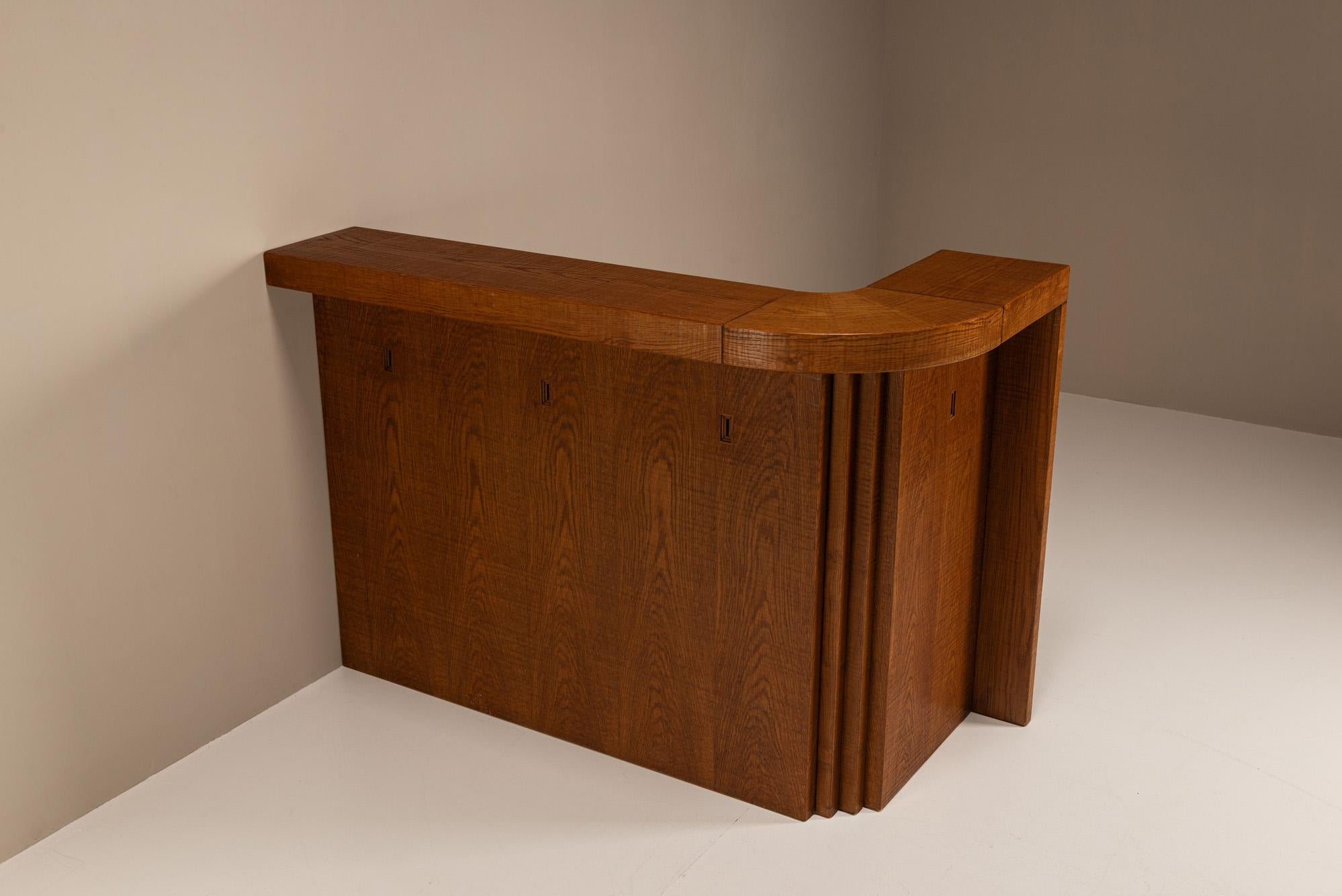 Barra Seca de Roble de Eslavonia de Giuseppe Rivadossi, Italia Década de 1980 Brutalista en venta