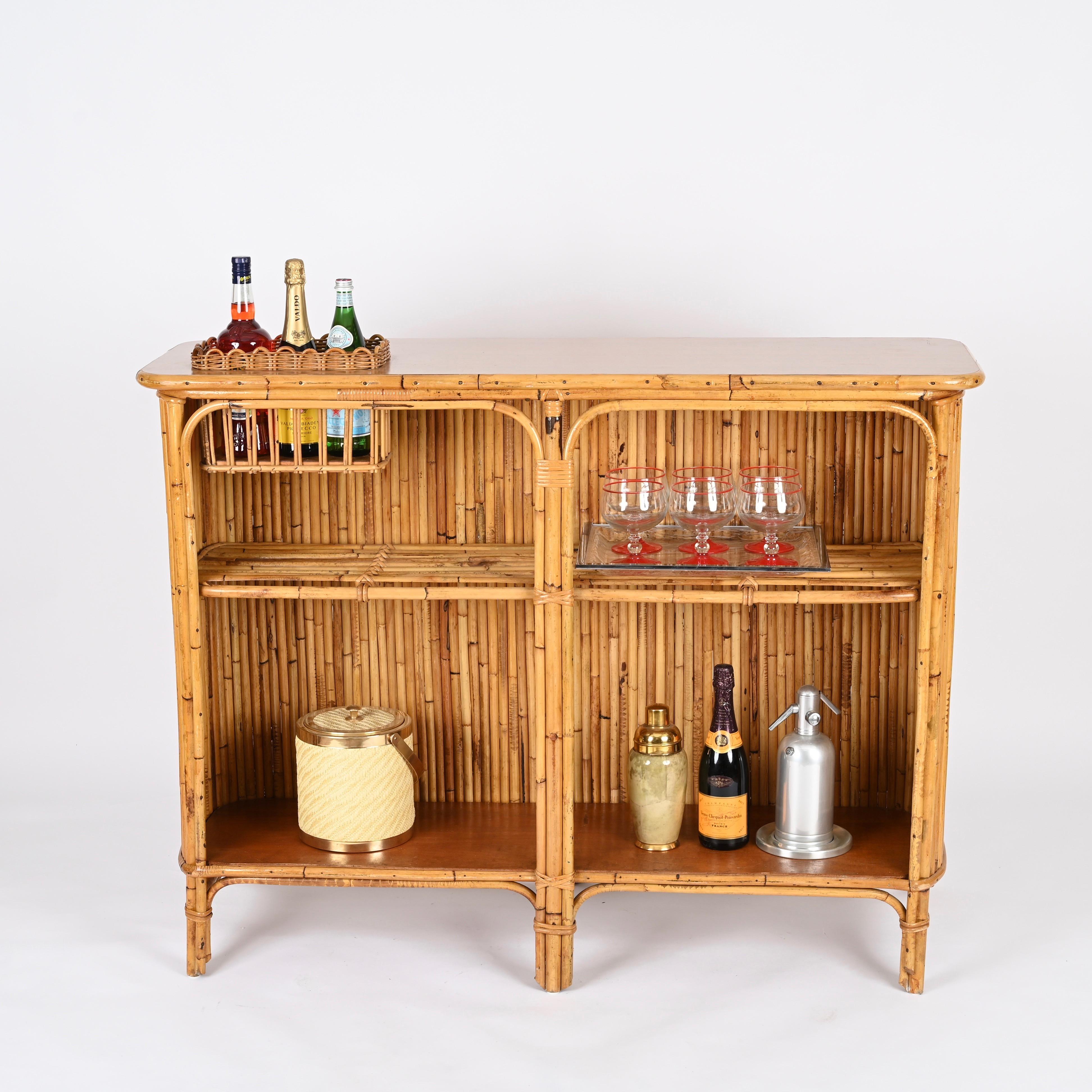 Barra seca con taburete de ratán, bambú y mimbre de Tito Agnoli, Italia Años 50 en venta 11