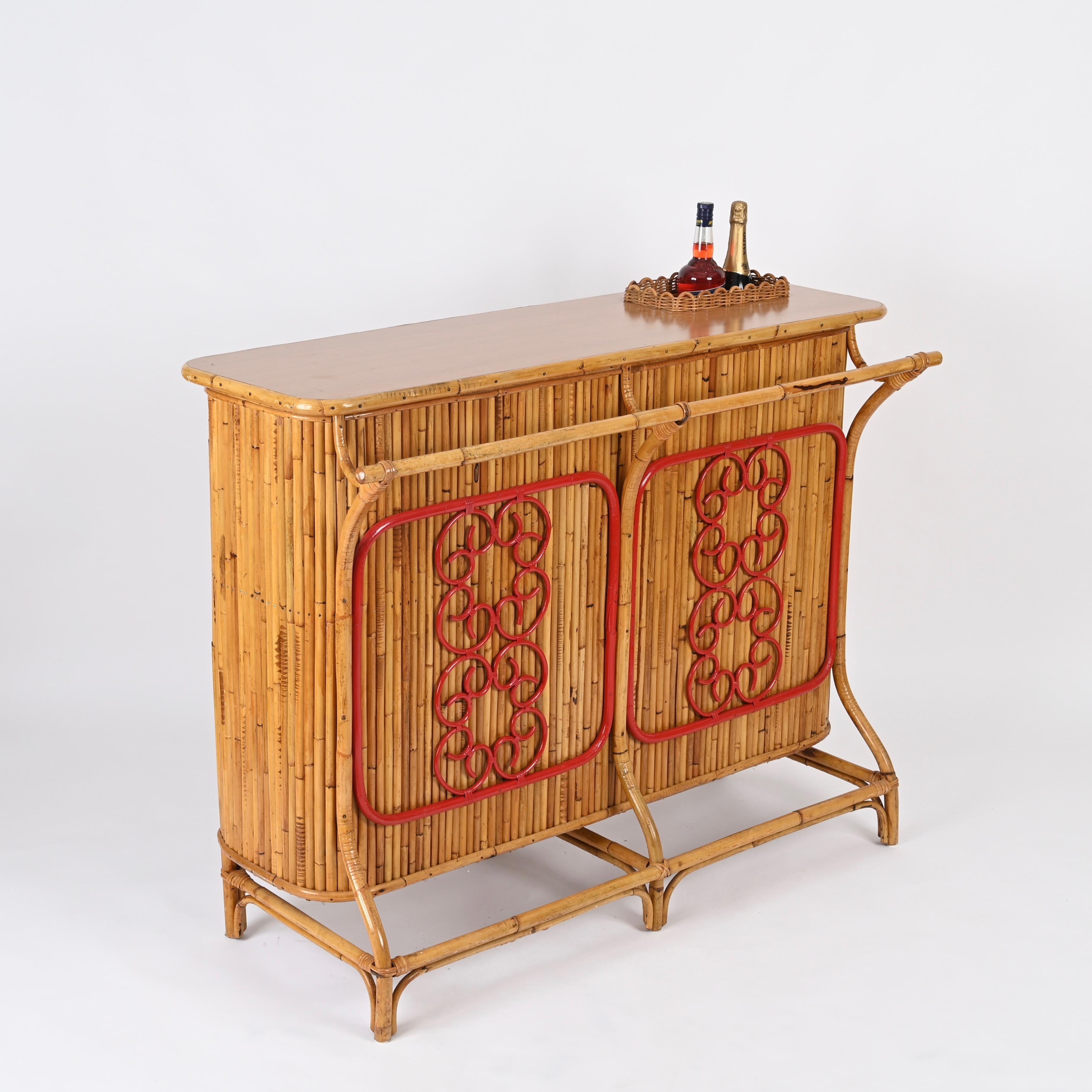 Barra seca con taburete de ratán, bambú y mimbre de Tito Agnoli, Italia Años 50 Moderno de mediados de siglo en venta