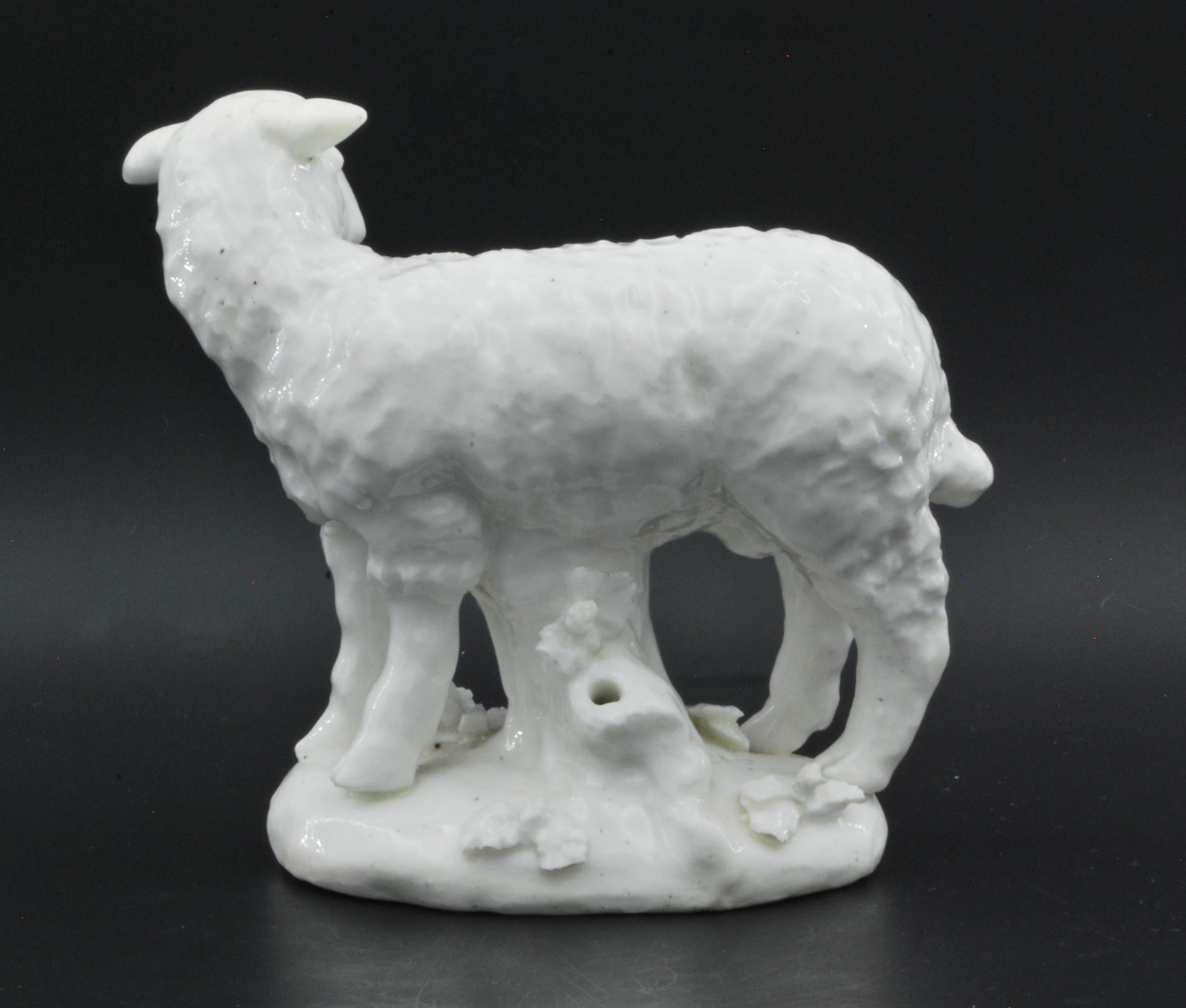Dry-Edged Figure of a Ewe, Derby Porcelain Works, circa 1752 In Excellent Condition For Sale In Melbourne, Victoria