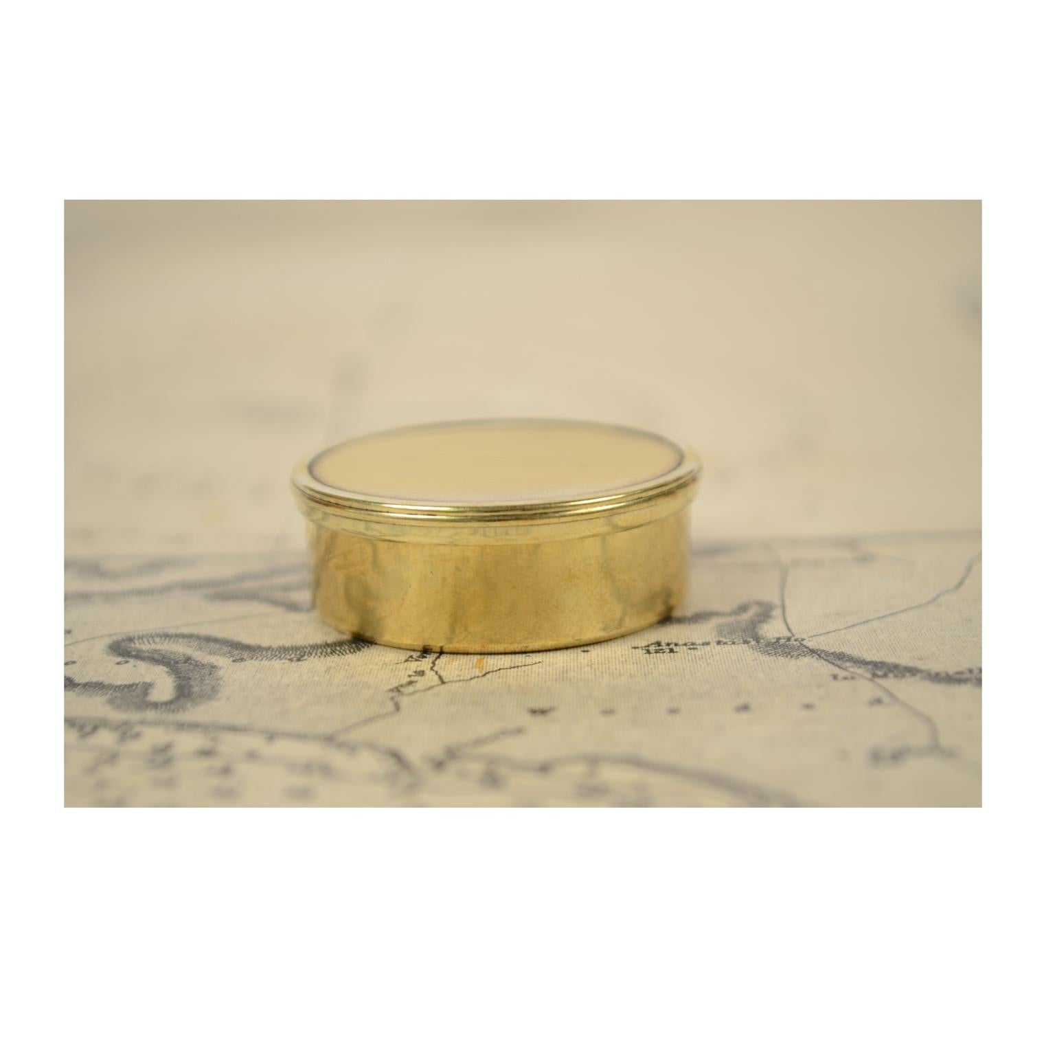 Dry Pocket Nautical Compass Placed in Its Original Box Made of Turned Brass 4