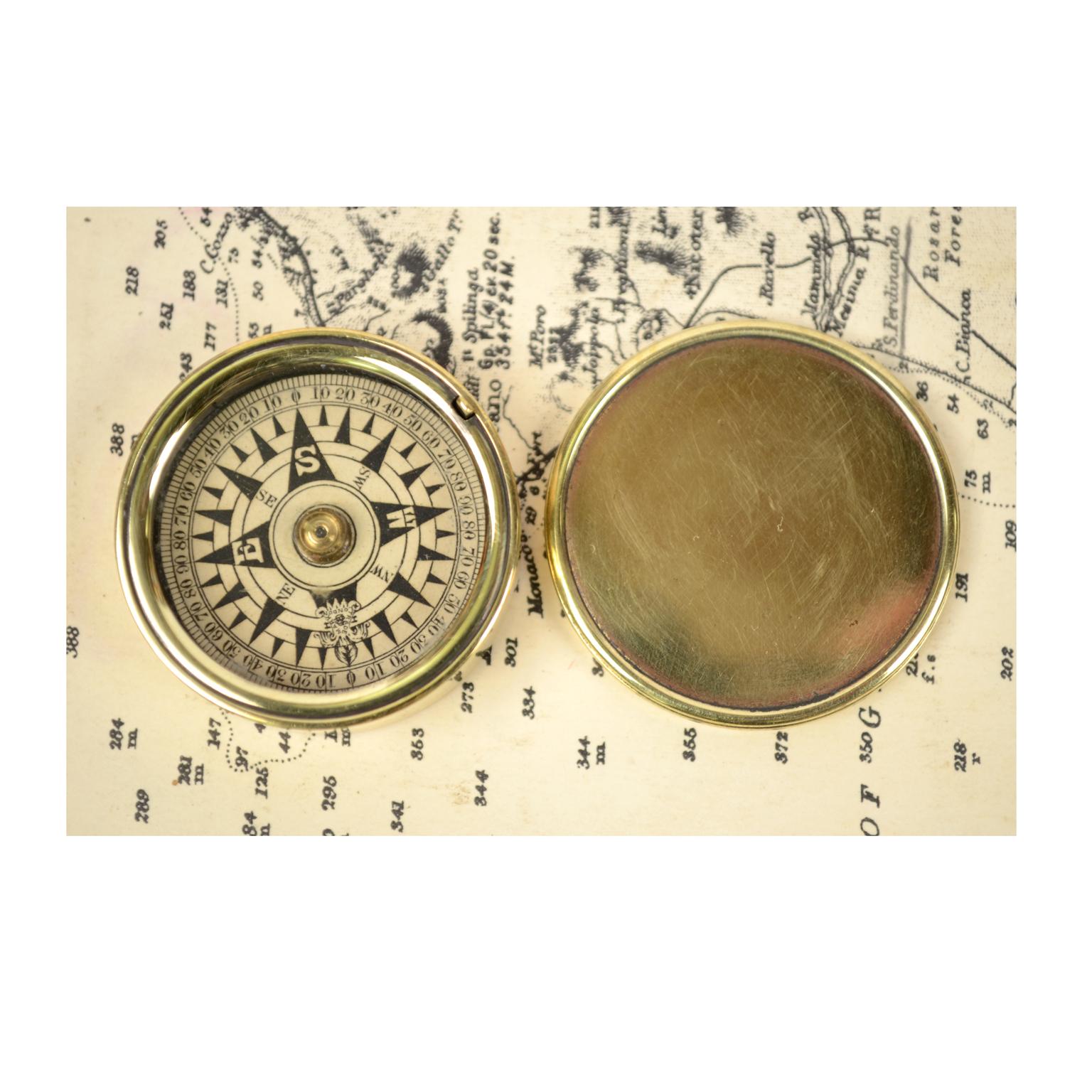 British Dry Pocket Nautical Compass Placed in Its Original Box Made of Turned Brass