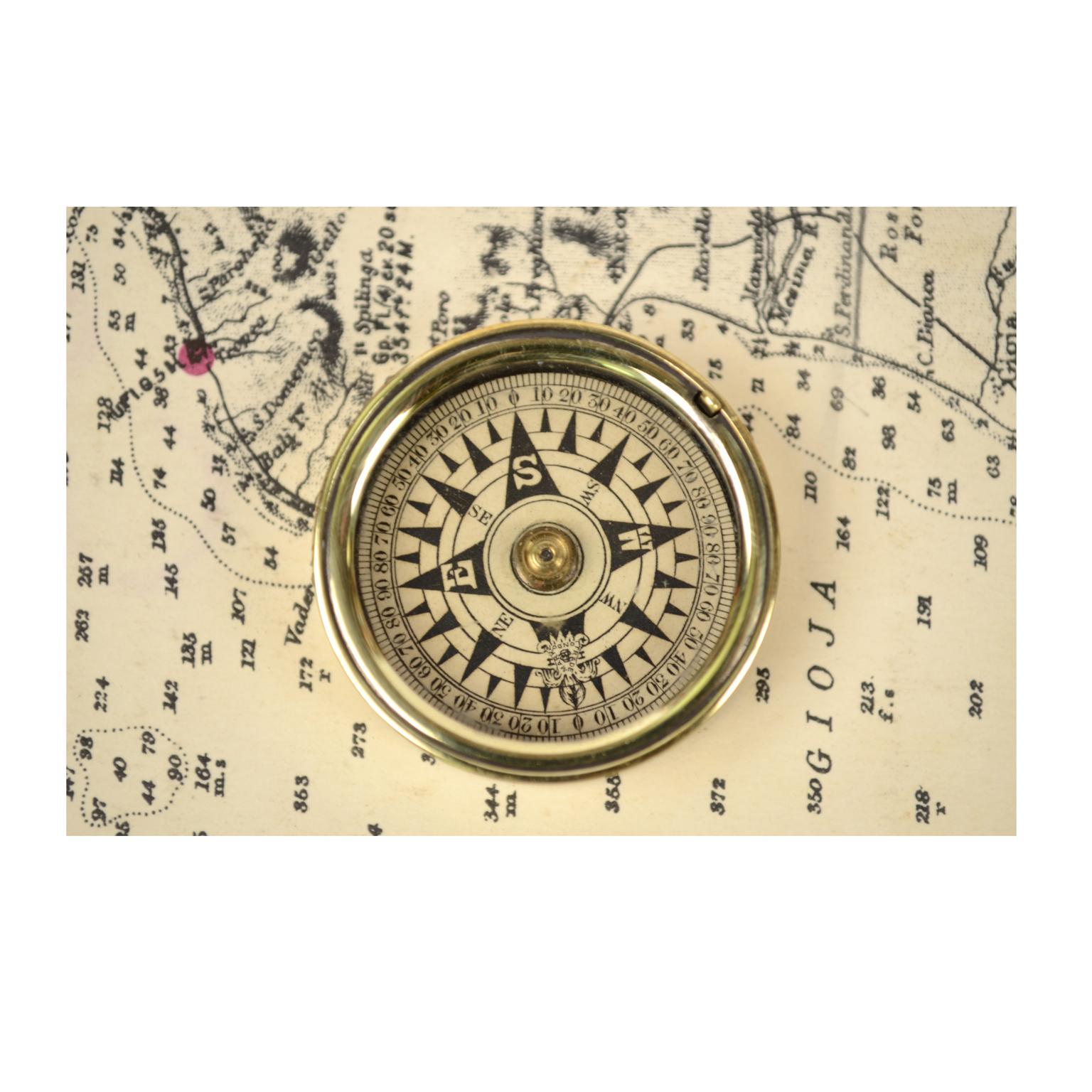 Mid-19th Century Dry Pocket Nautical Compass Placed in Its Original Box Made of Turned Brass