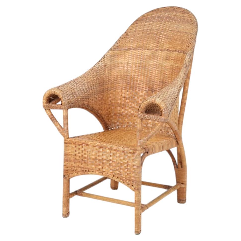What is the difference between rattan and wicker chairs?