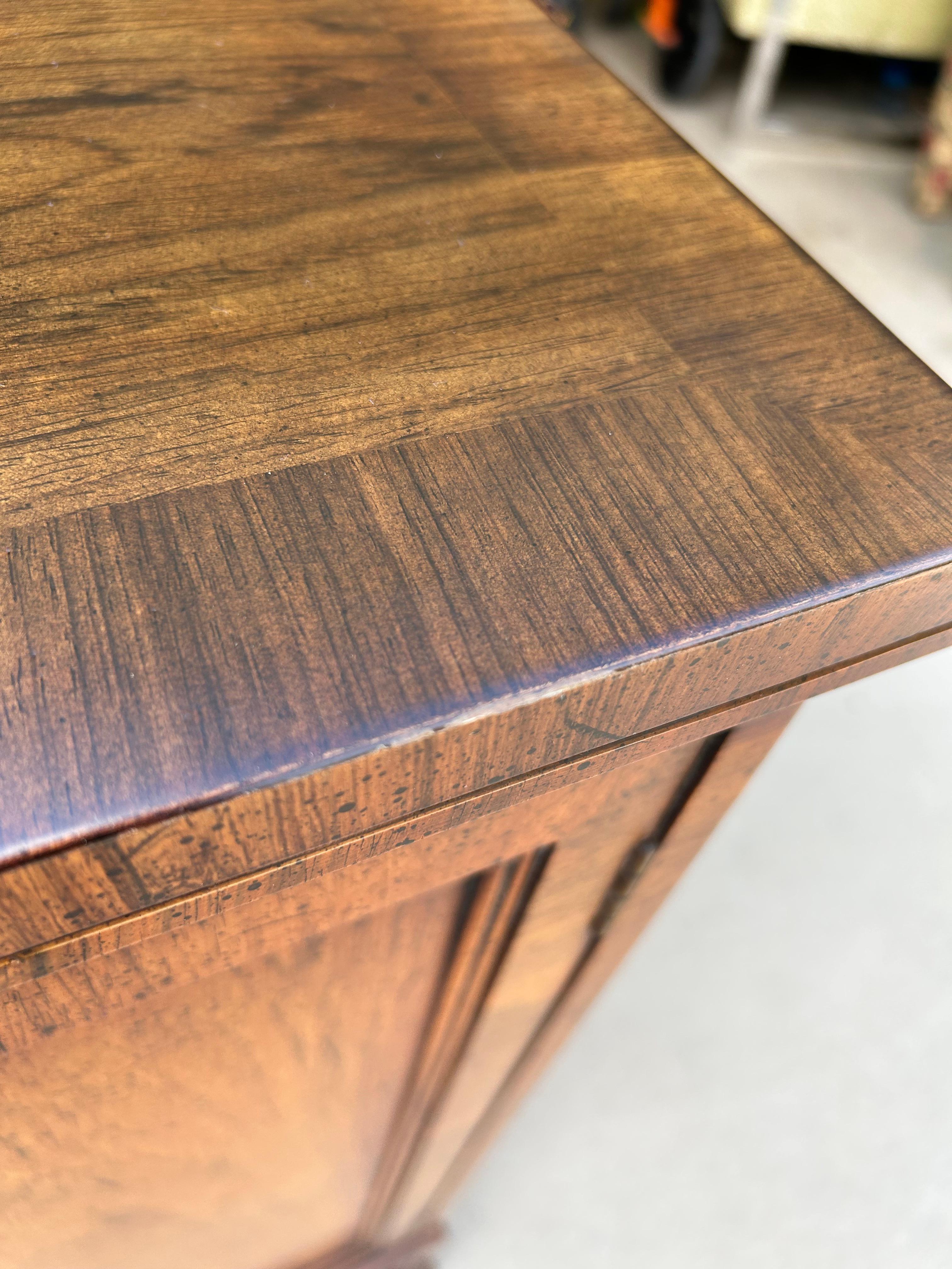 Armadio Drybar con serratura e chiave di Henredon Fine Furniture in vendita 9