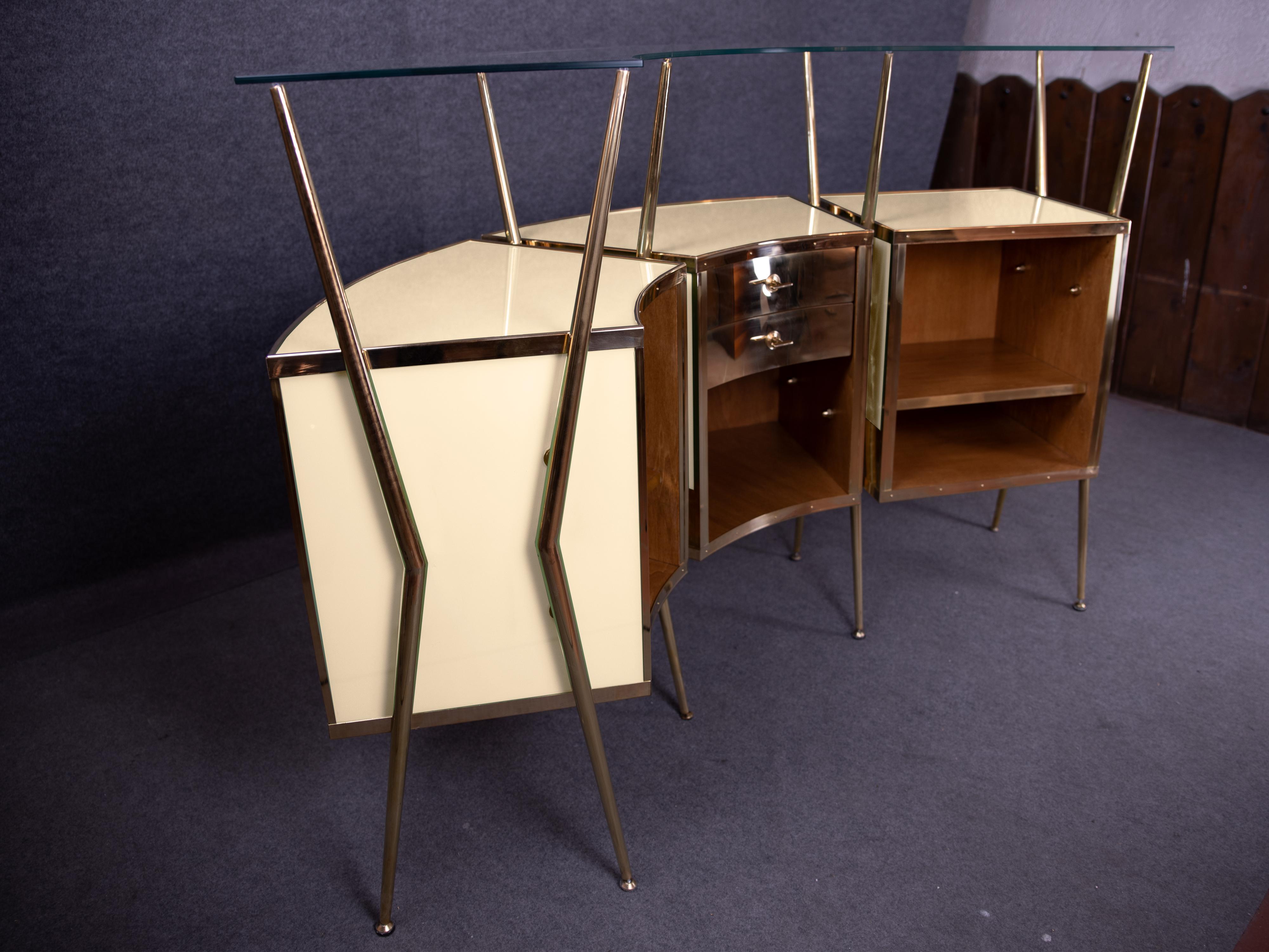 Renacimiento de un diseño icónico: el bar seco estilo Gio Ponti con cristal de Murano color crema años 50 - JF Latón en venta