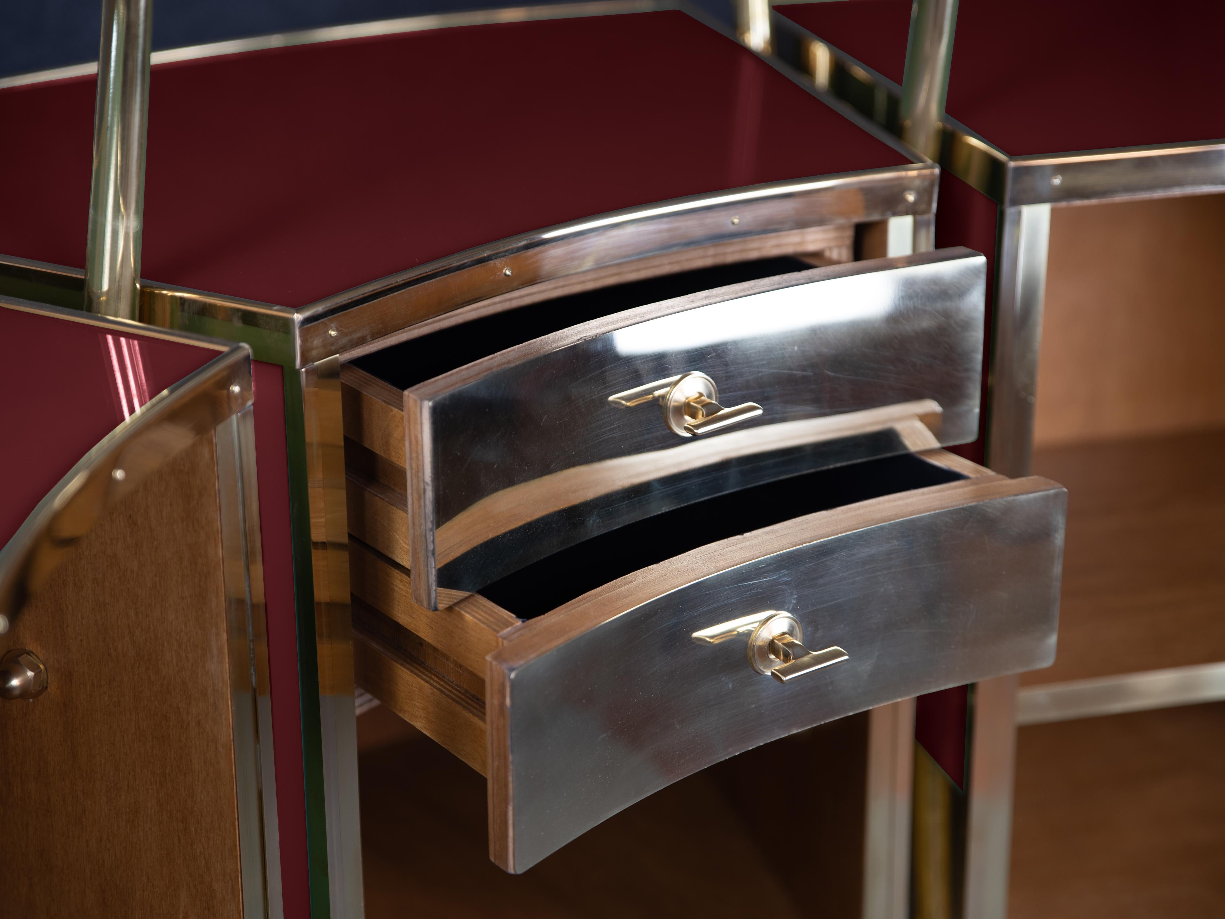 Gio Ponti-Inspired Red Murano Glass & Brass Dry Bar: A Touch of Italian Elegance For Sale 1