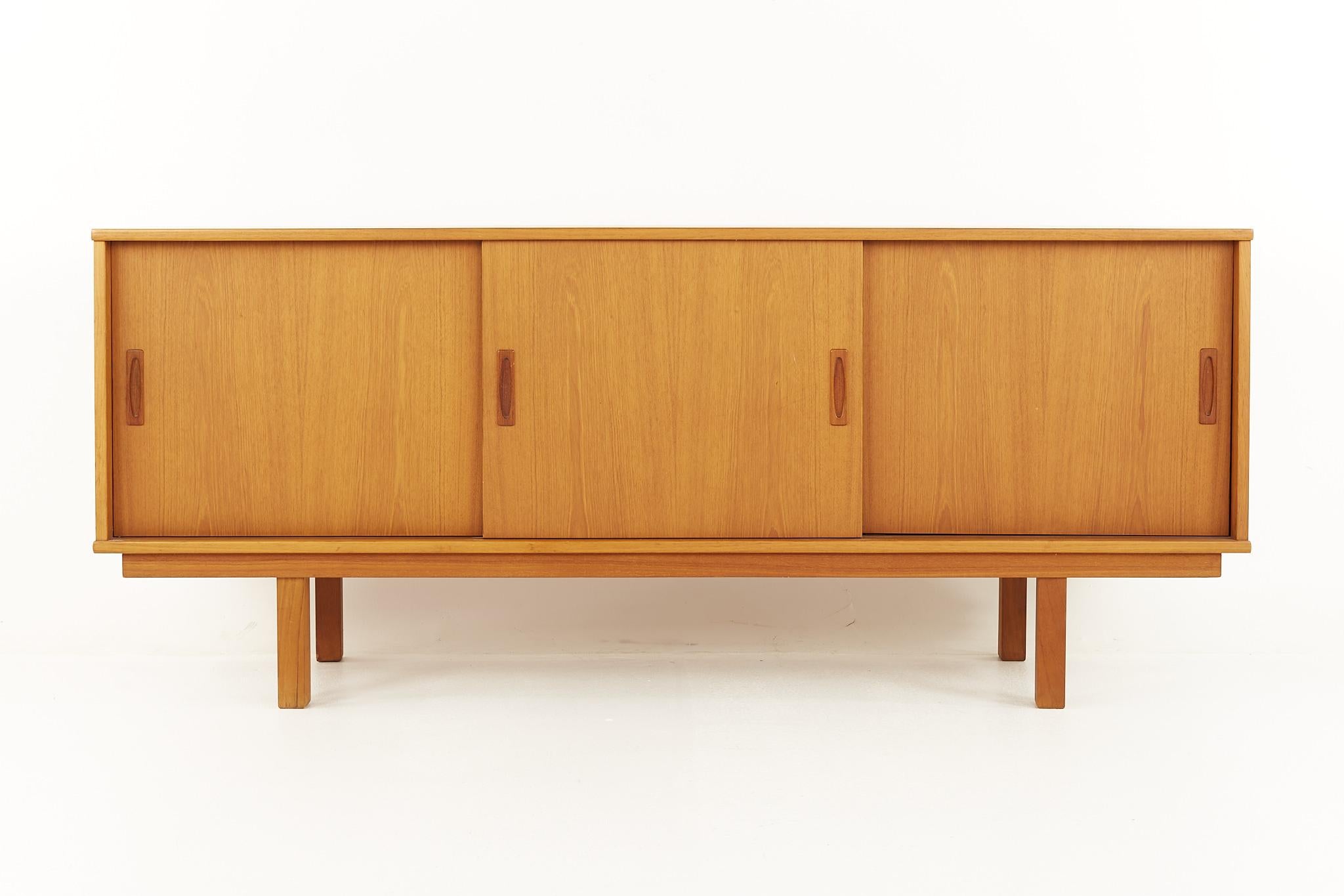 Drylund Danish Mid Century Teak Buffet and Hutch 3
