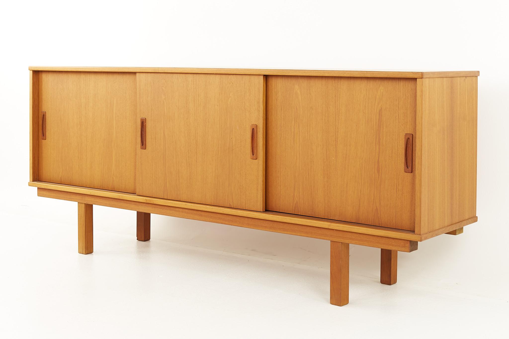 Drylund Danish Mid Century Teak Buffet and Hutch 4