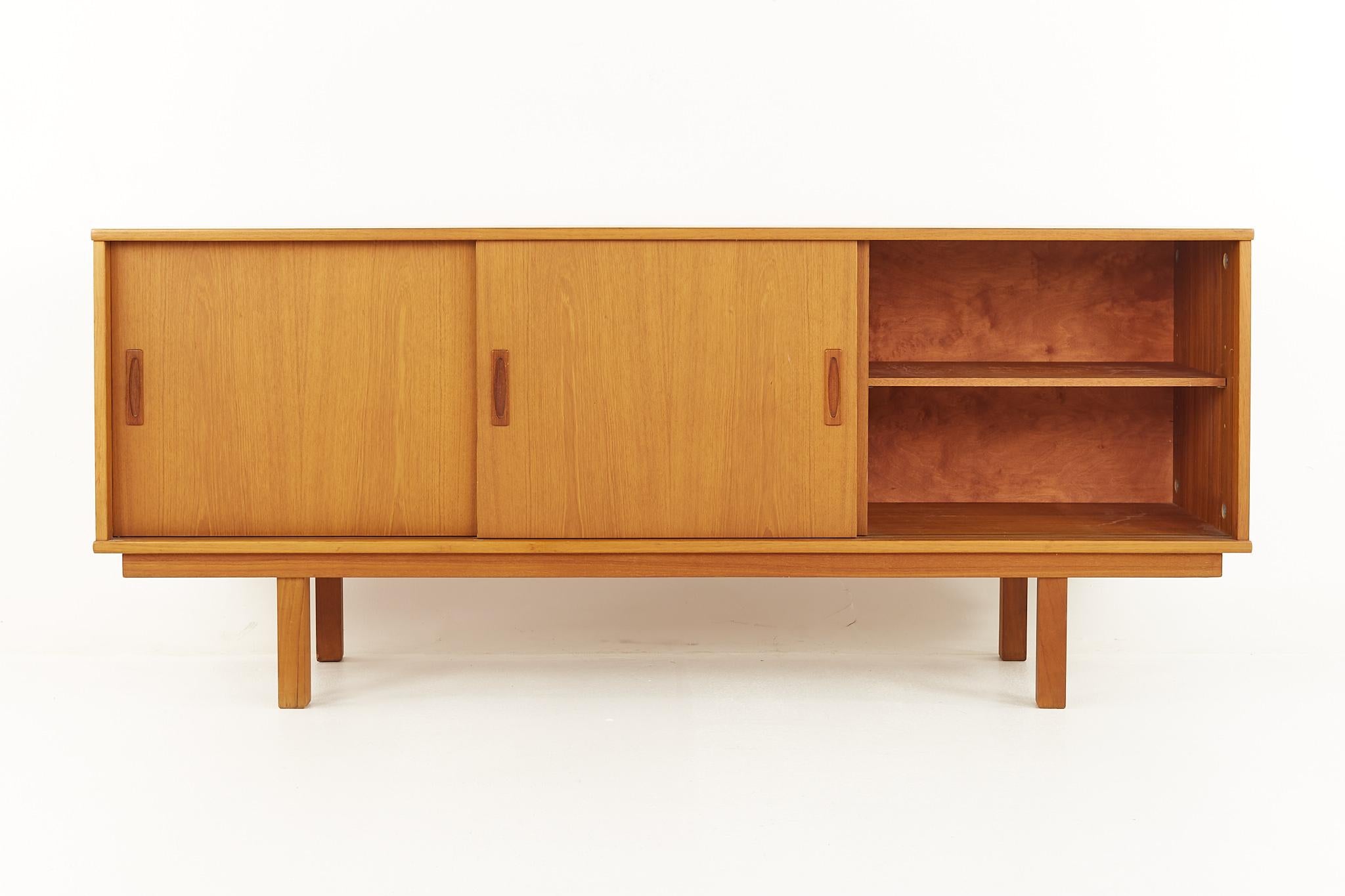 Drylund Danish Mid Century Teak Buffet and Hutch 7