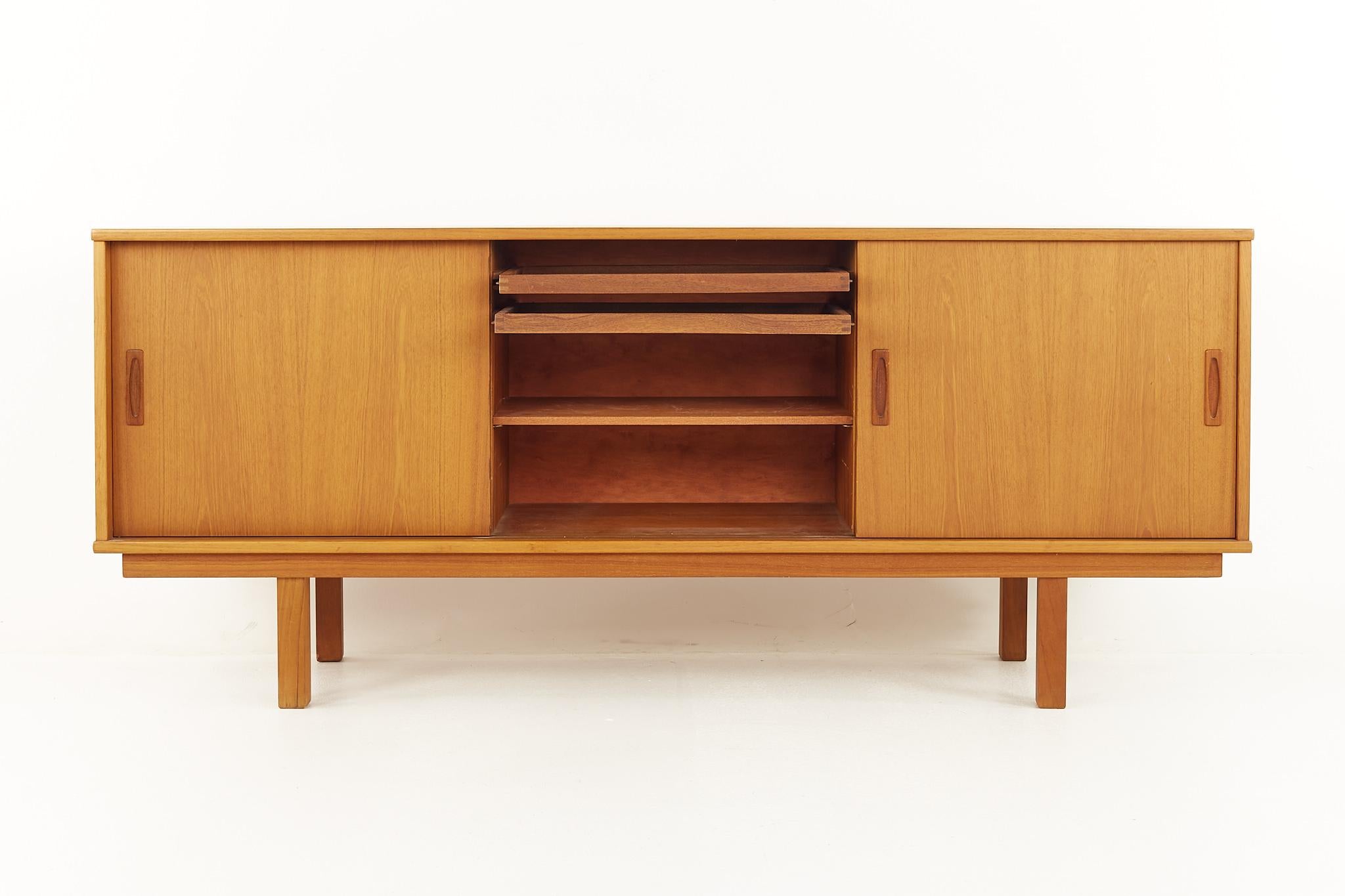 Drylund Danish Mid Century Teak Buffet and Hutch 8