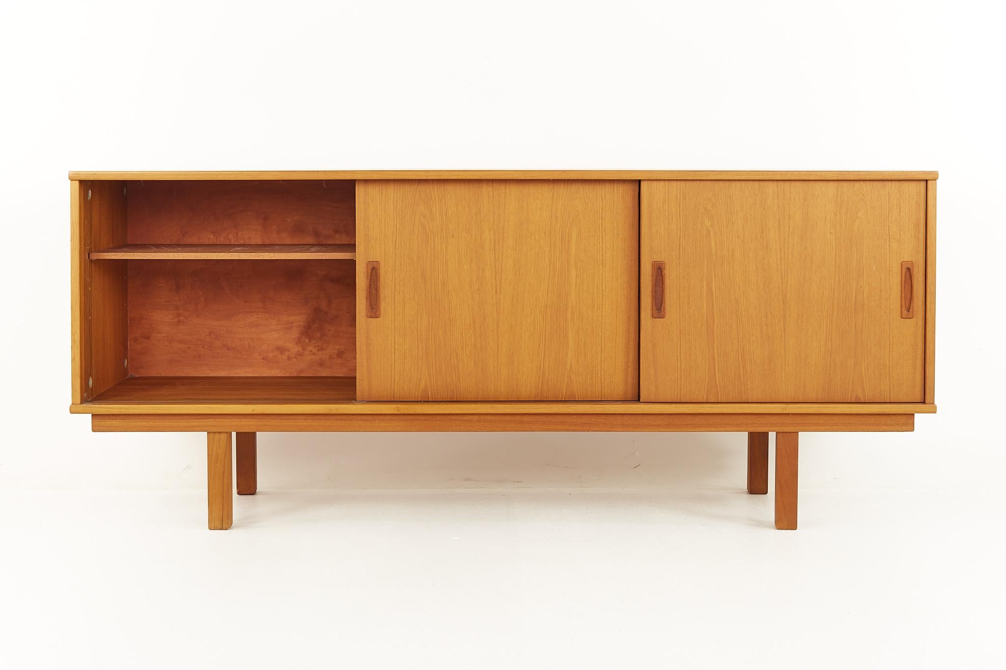 Drylund Danish Mid Century Teak Buffet and Hutch 9