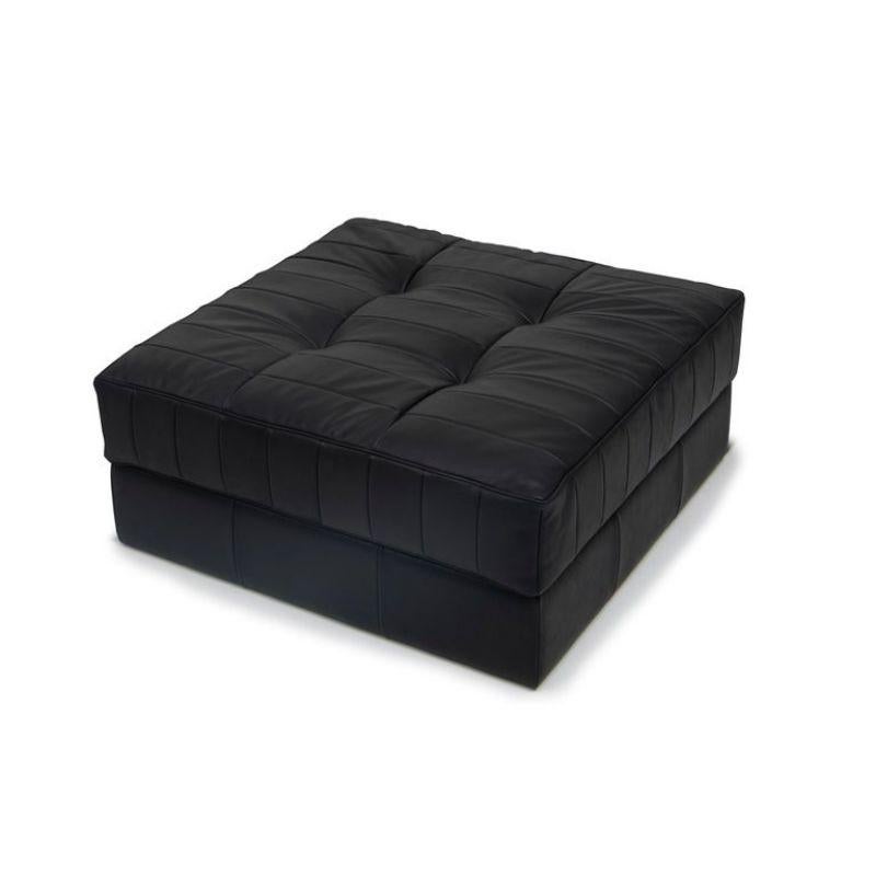DS-1088 Verstellbares Patchwork-Leder-Sofa mit länglichen Kissen von De Sede im Zustand „Neu“ im Angebot in Brooklyn, NY