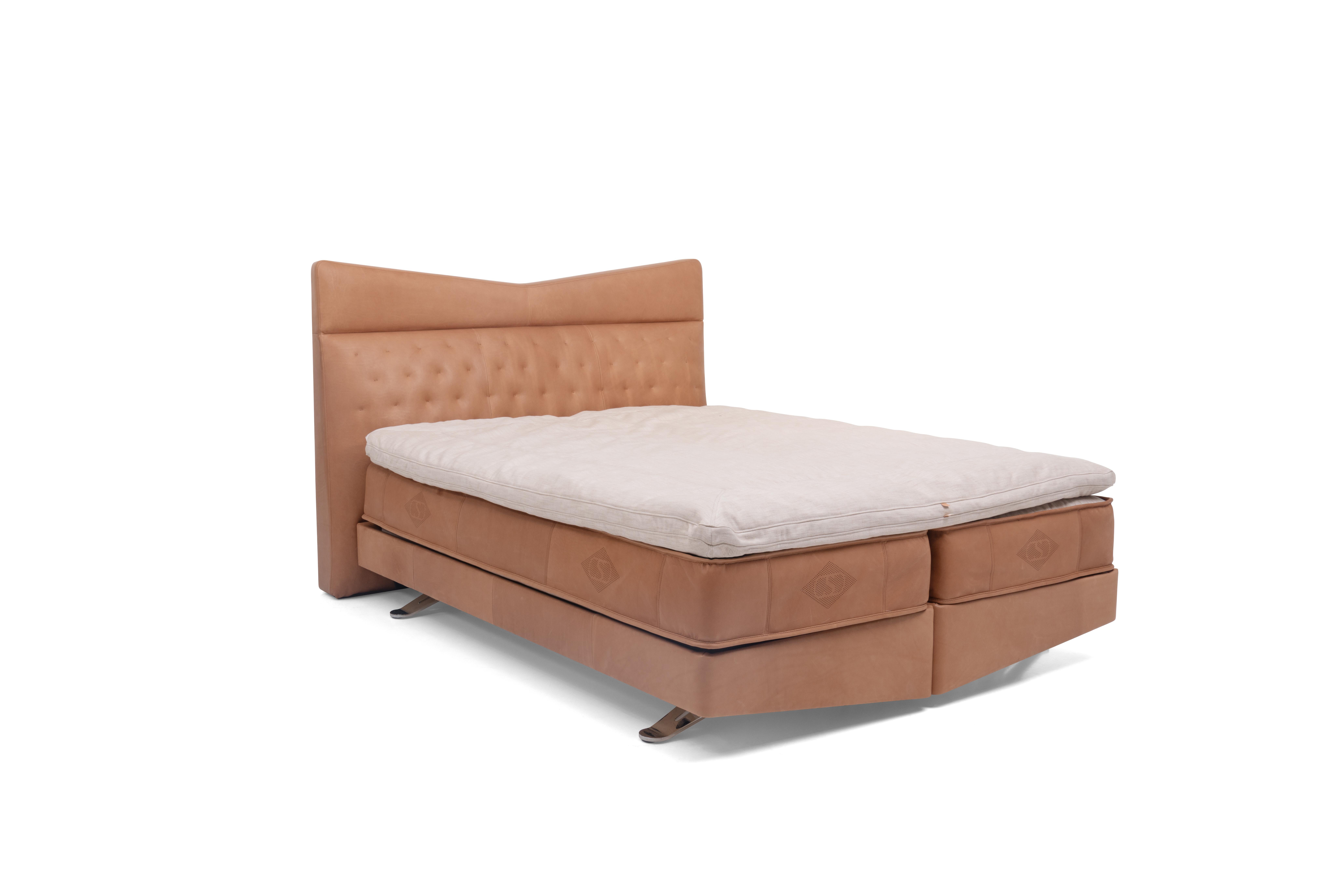 DS-1151 bed by De Sede
Dimensions: D 220 x W 140 x H 29 cm
Materials: SEDEX upholstery covered with wadding. 
Compact frame made of panel materials and strapped to seat frame.
Cushions filled with spelt chaff and latex for combined support and