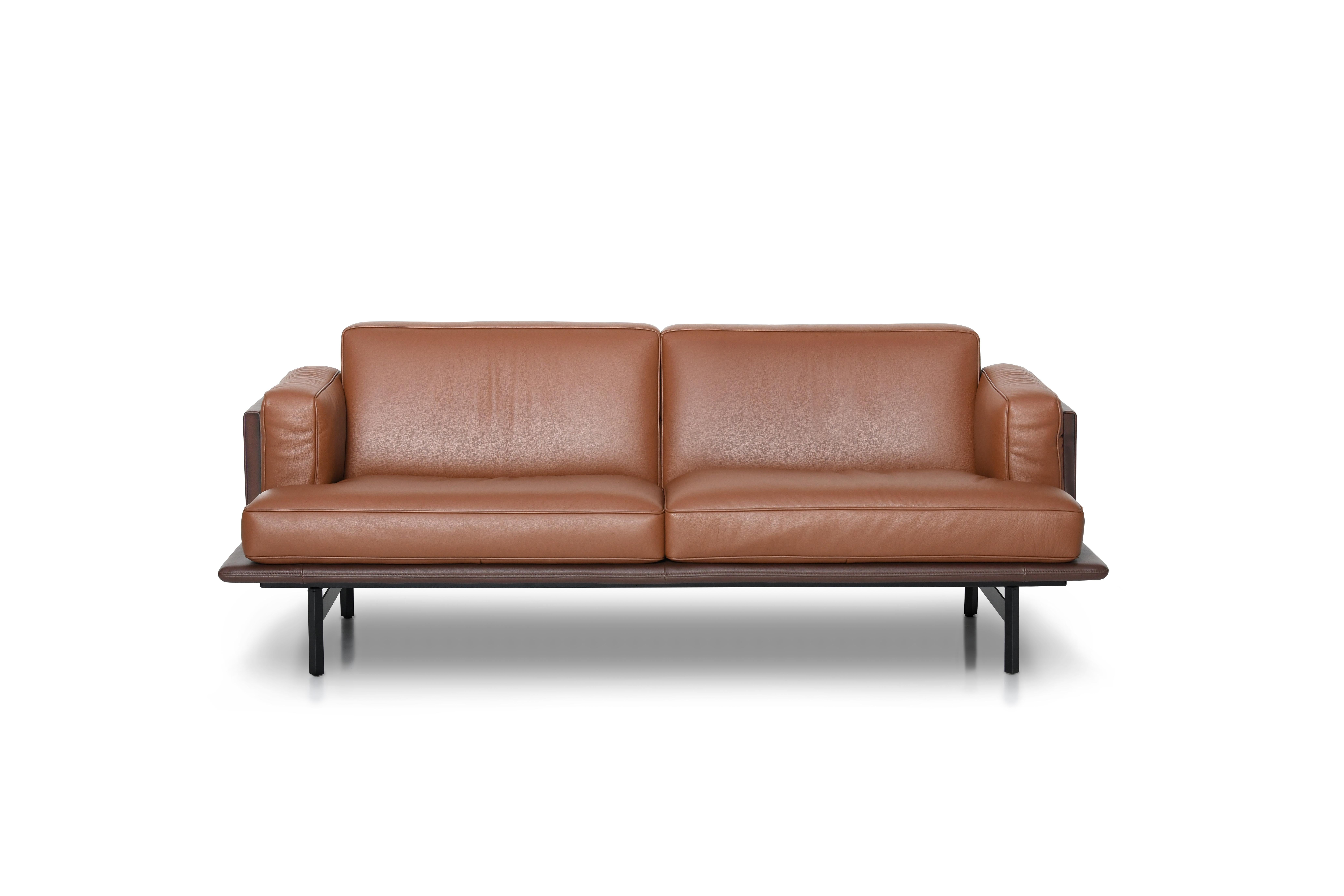 DS-175 sofa by De Sede
Designer: Patrick Norguet
Dimensions: D 56 x W 180 x H 74
Materials: steel with matt coating (leather, fabric).
Prices may change according to the chosen materials and size. 

Belle époque meets French touch
 
It is