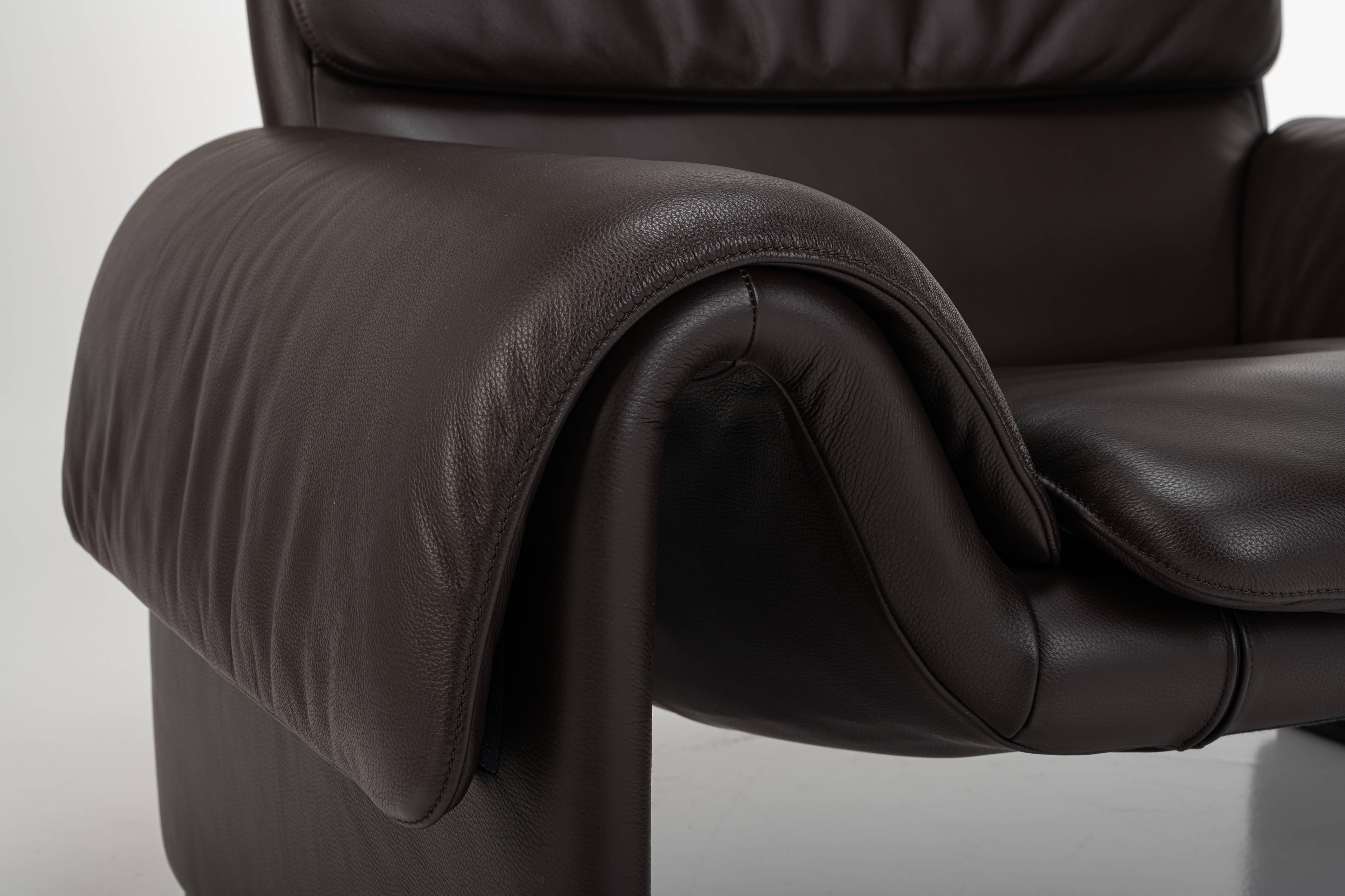 DS-2011 Armchair by De Sede, dark brown leather lounge For Sale 1