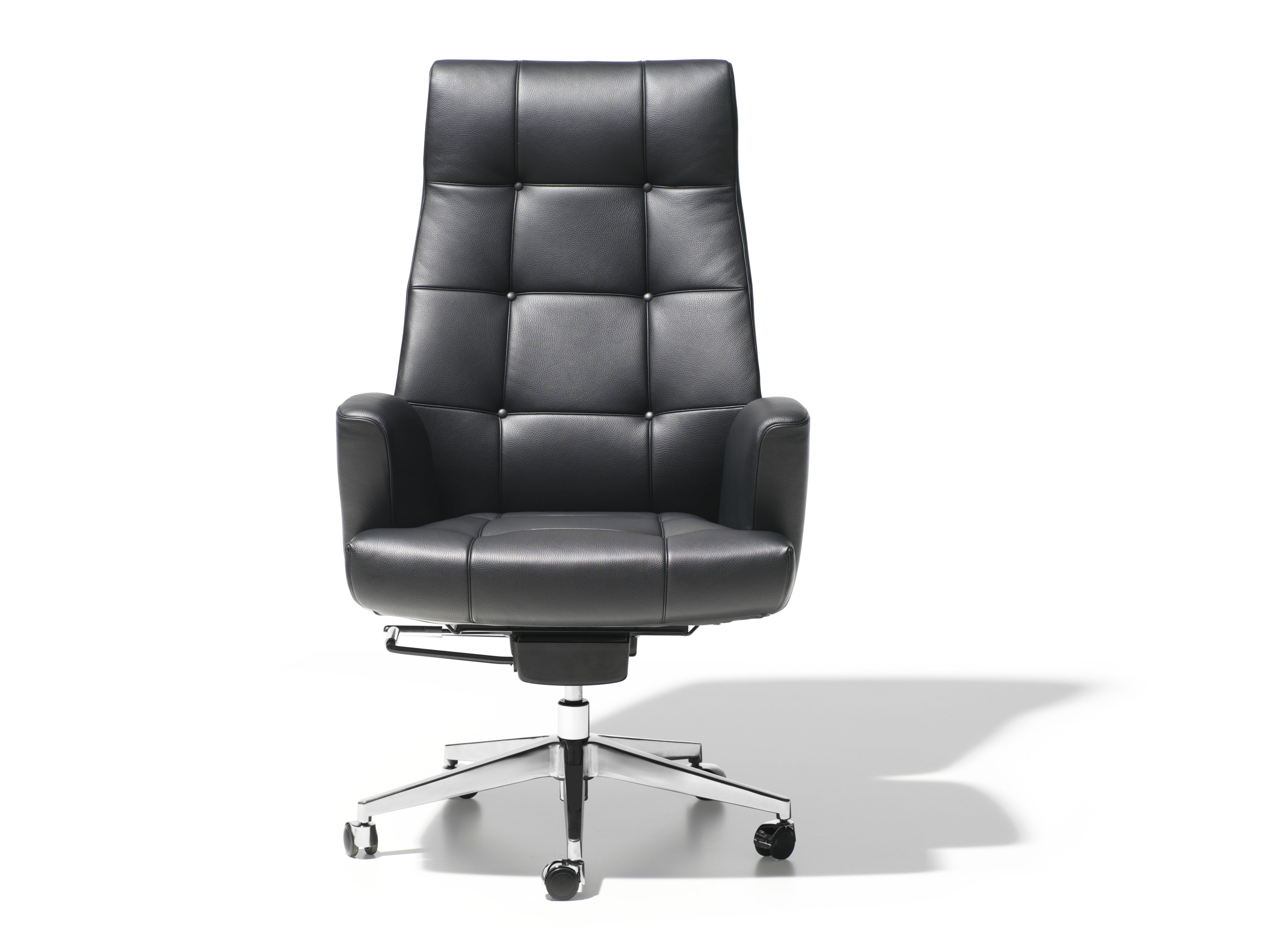 DS-257 armchair by De Sede
Dimensions: D 21 x W 29 x H 46 cm
Materials: aluminium, leather

Prices may change according to the chosen materials and size. 

The executive armchair par excellence with a sense of tradition and a fine sense of
