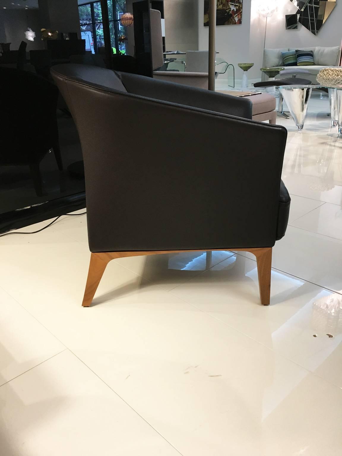 DS-292 Brown Leather Lounge Chair with Walnut Frame by De Sede (Schweizerisch)
