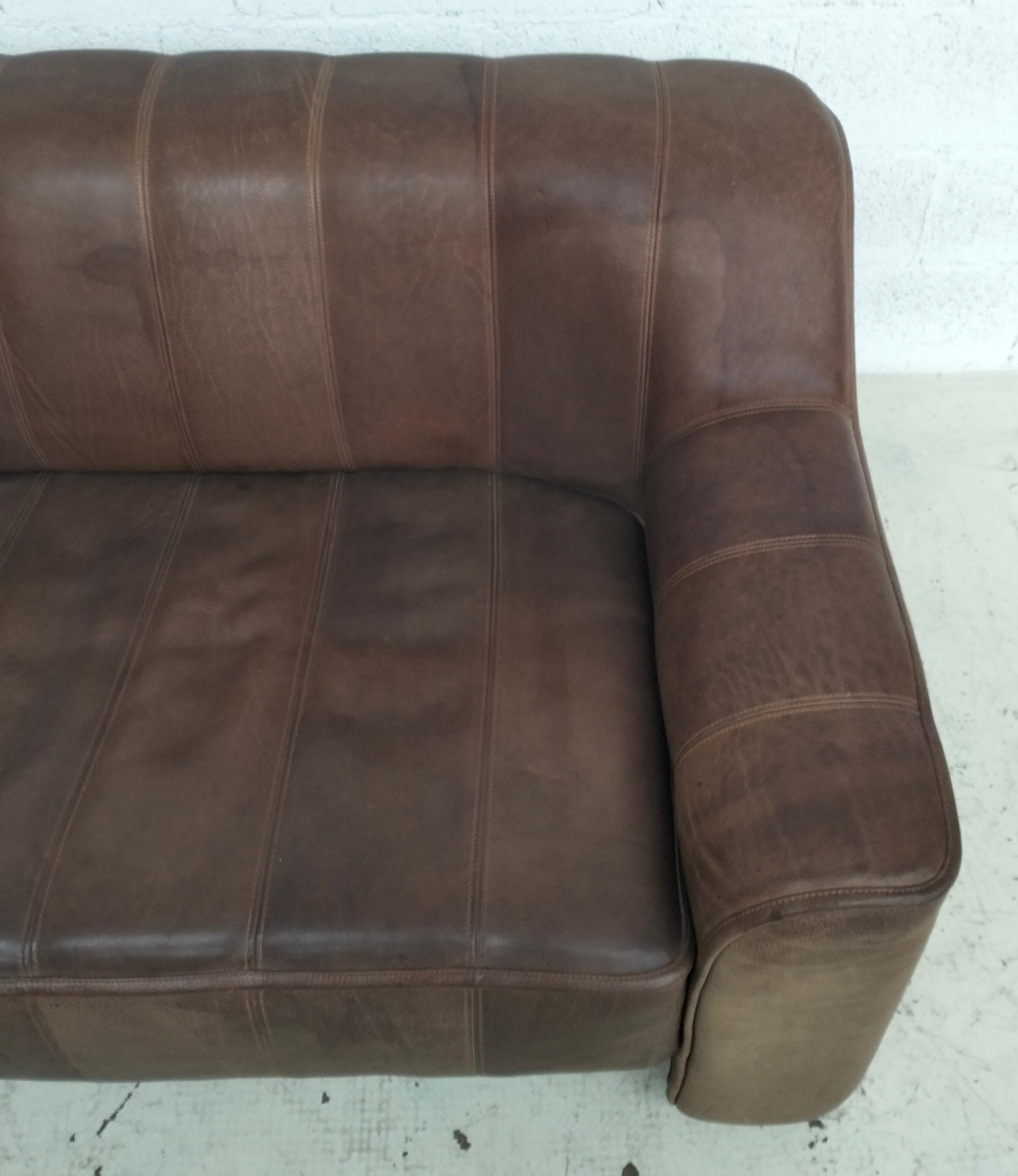 DS 44 buffalo leather sofa by De Sede 1970s In Good Condition For Sale In Padova, IT