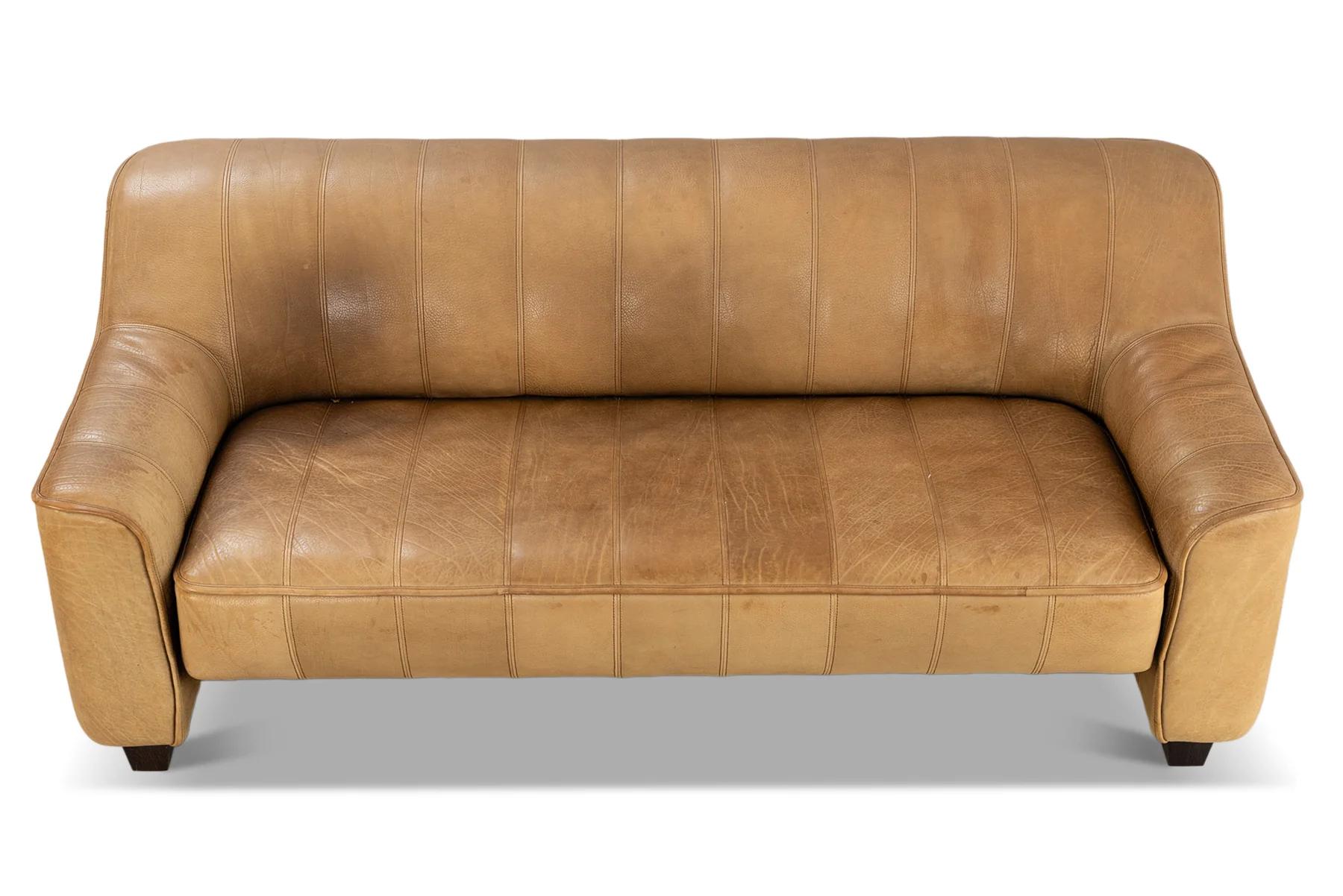 Ds 44 three seat sofa in buffalo leather by desede In Good Condition For Sale In Berkeley, CA