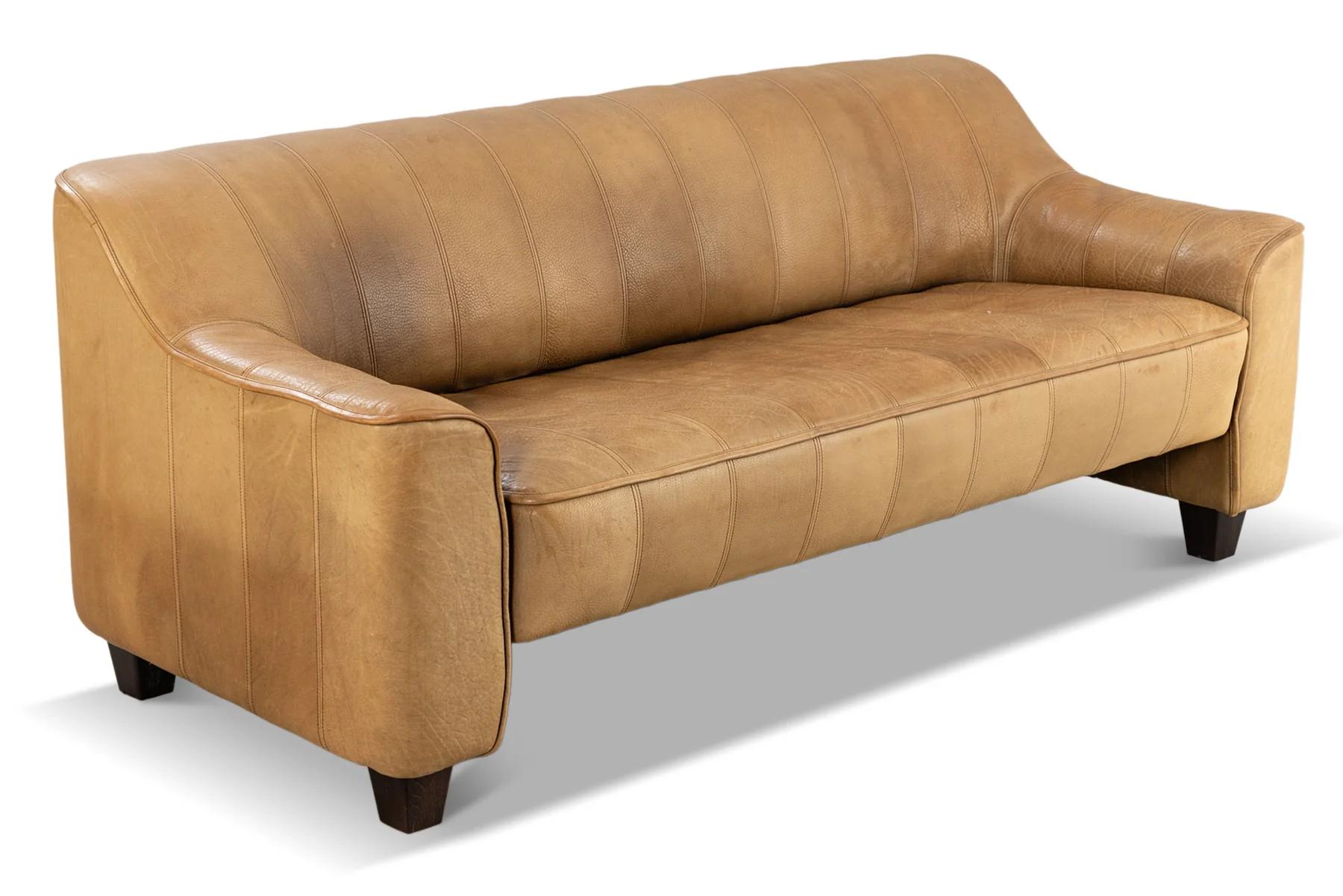 20th Century Ds 44 three seat sofa in buffalo leather by desede For Sale