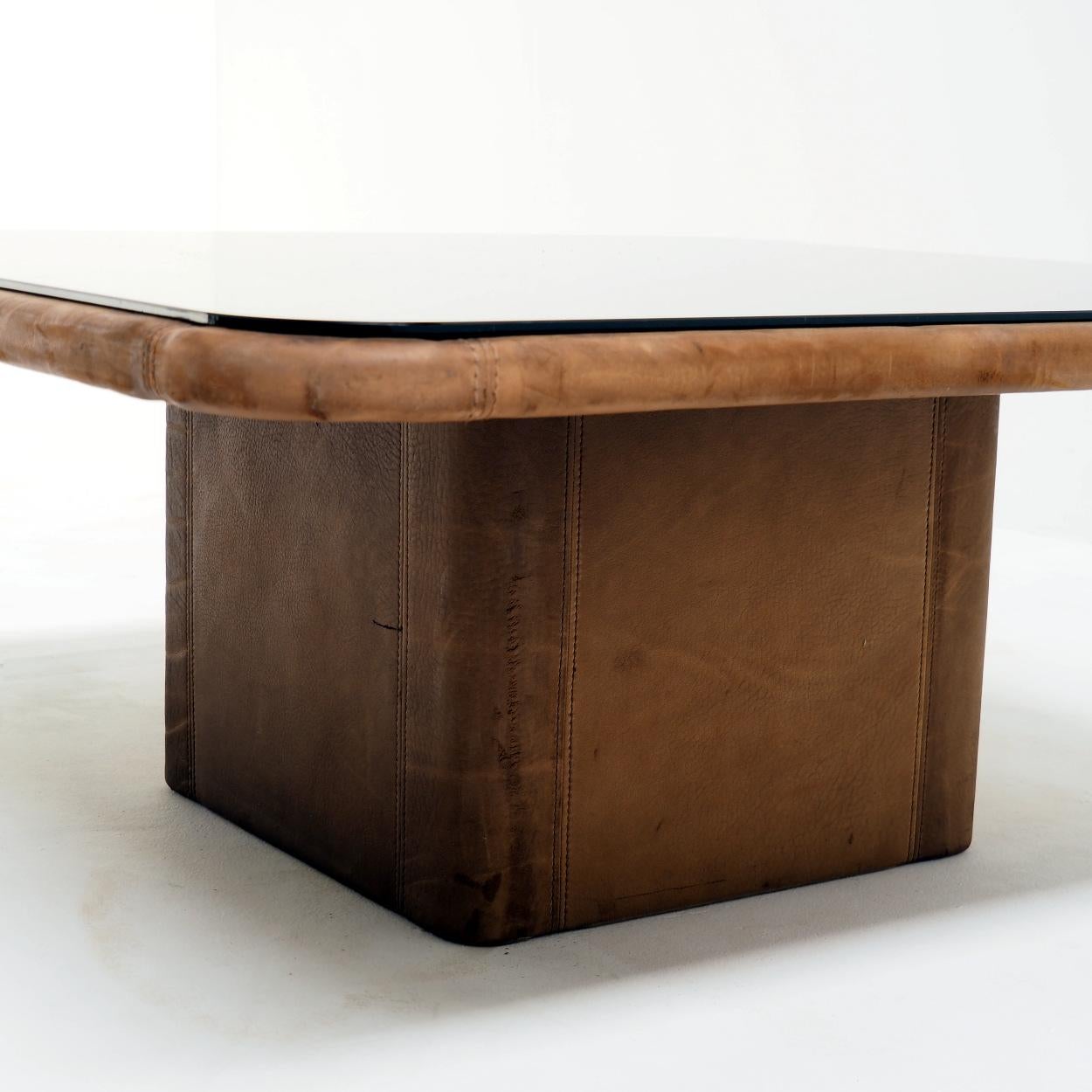 ‘DS-47’ Leather Coffee Table by De Sede, Switzerland, 1970s For Sale 4