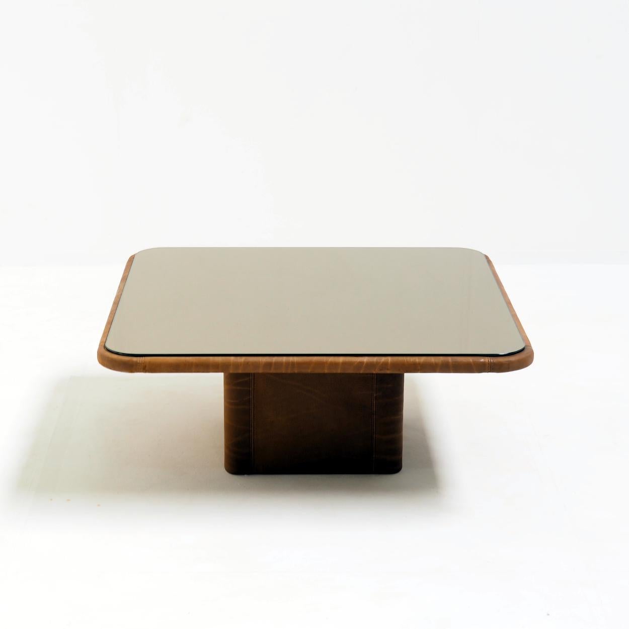 ‘DS-47’ Leather Coffee Table by De Sede, Switzerland, 1970s In Good Condition For Sale In Beerse, VAN
