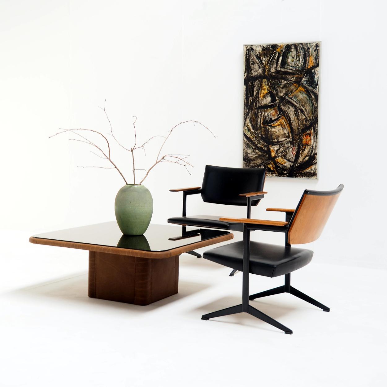 ‘DS-47’ Leather Coffee Table by De Sede, Switzerland, 1970s For Sale 3
