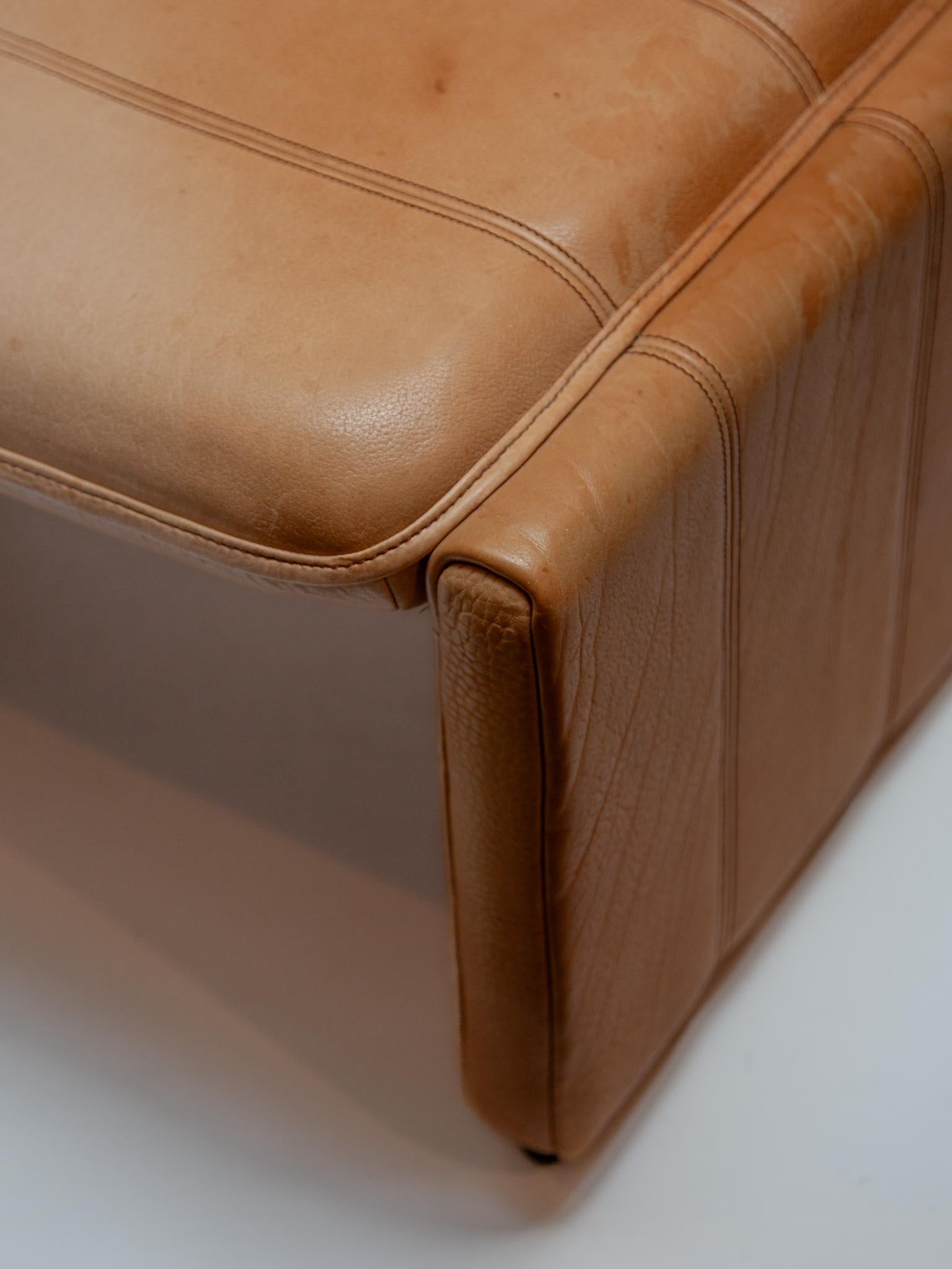 DS-50 Camel Buffalo Neck Leather Lounge Chair & Footstool by De Sede, 1970s 4
