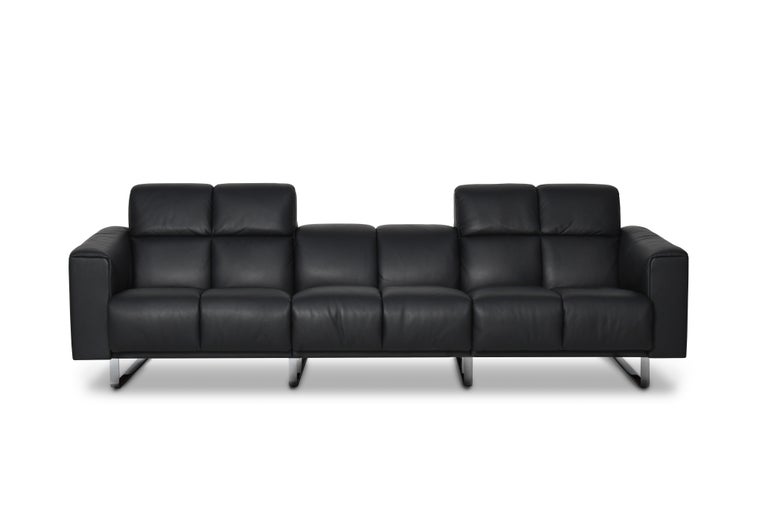 DS-580 sofa by De Sede
Dimensions: D 58 x W 250 x H 80 cm
Materials: chrome-plated, leather

Prices may change according to the chosen materials and size. 

“Extend me!”: More than just a piece of seating furniture
 
Its clear contours give